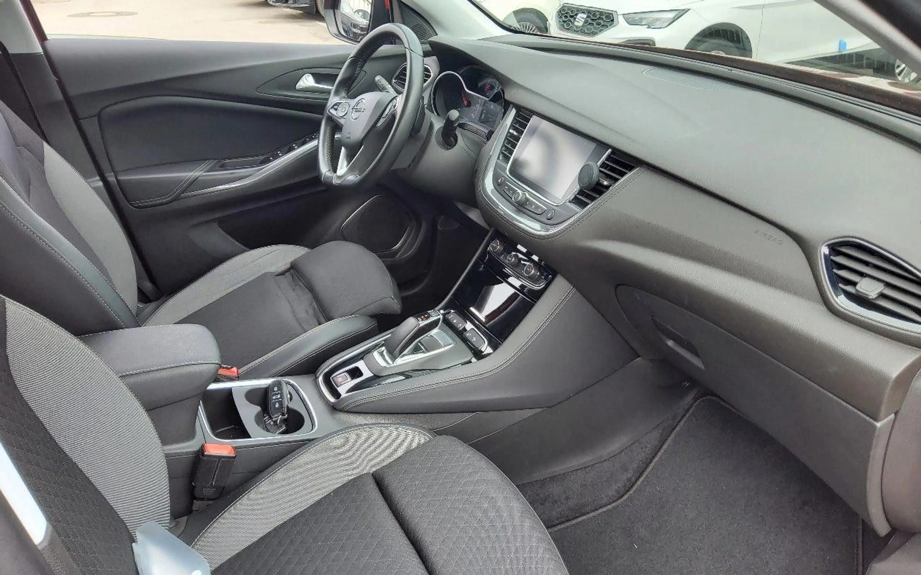 Opel Grandland X 1.6T ELEGANCE HYBRID NAVI/LED/SHZ — photo 4