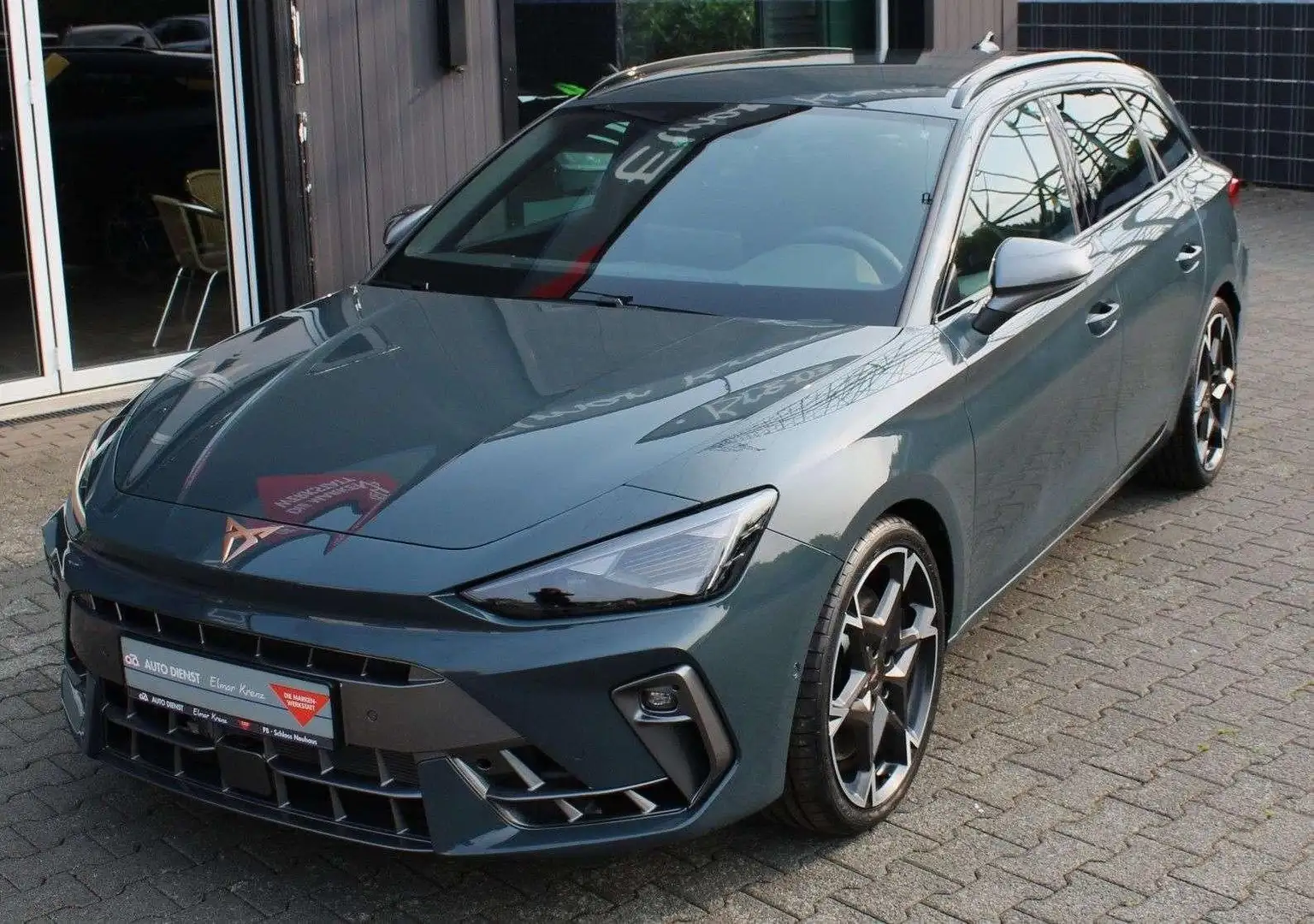 CUPRA Leon Sportstourer 2.0 TSI 245 kW 4Drive VZ Kék - 1