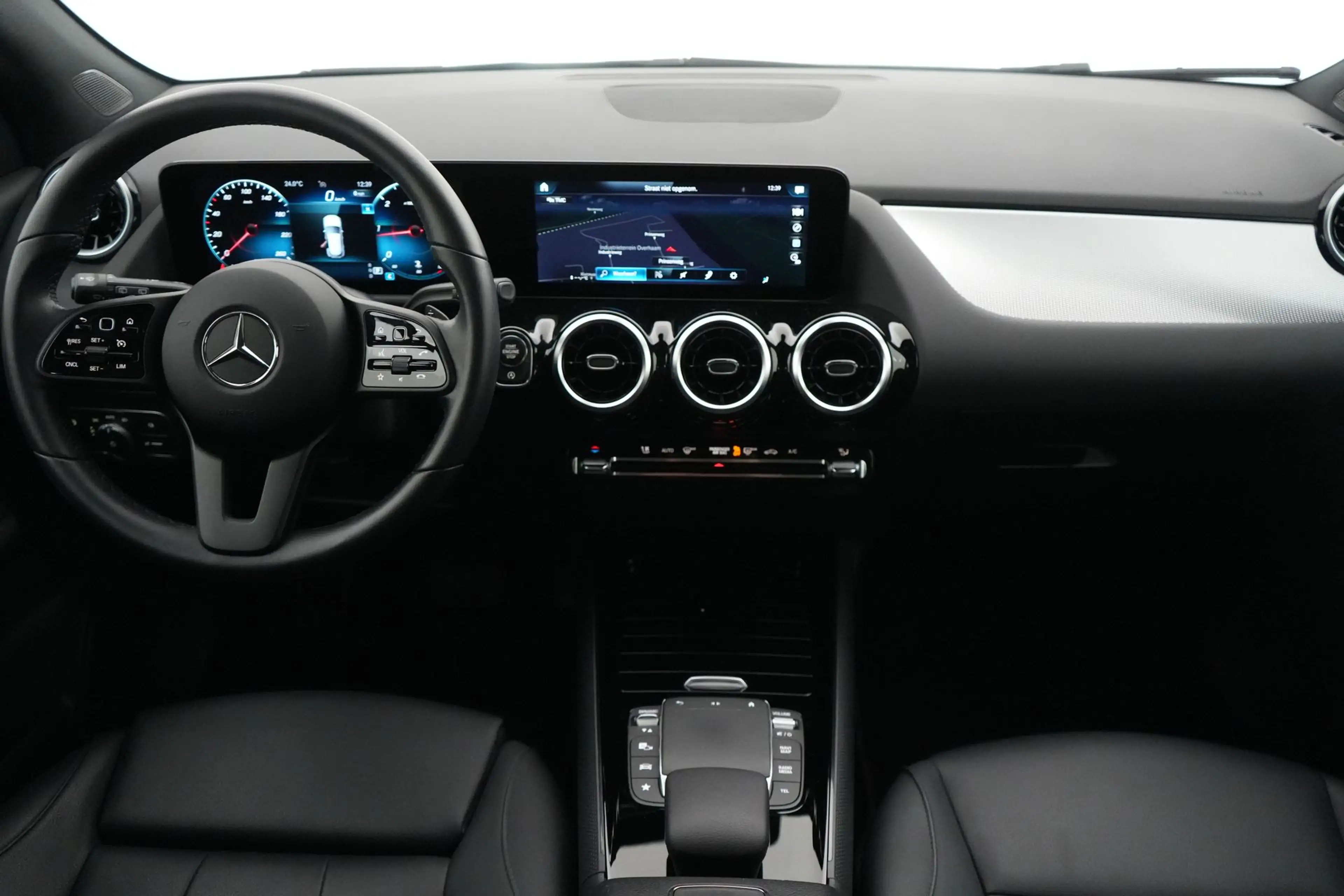 Mercedes-Benz GLA 200 Class 200dA Business Line LEDER/CUIR LED GPS PDC C — photo 13
