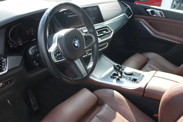 BMW X5 view 8