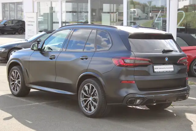 BMW X5 view 5