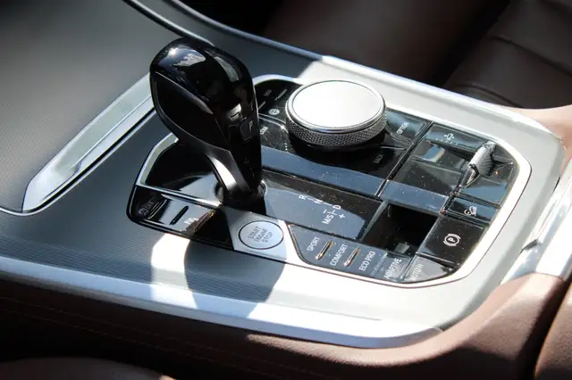 BMW X5 view 9