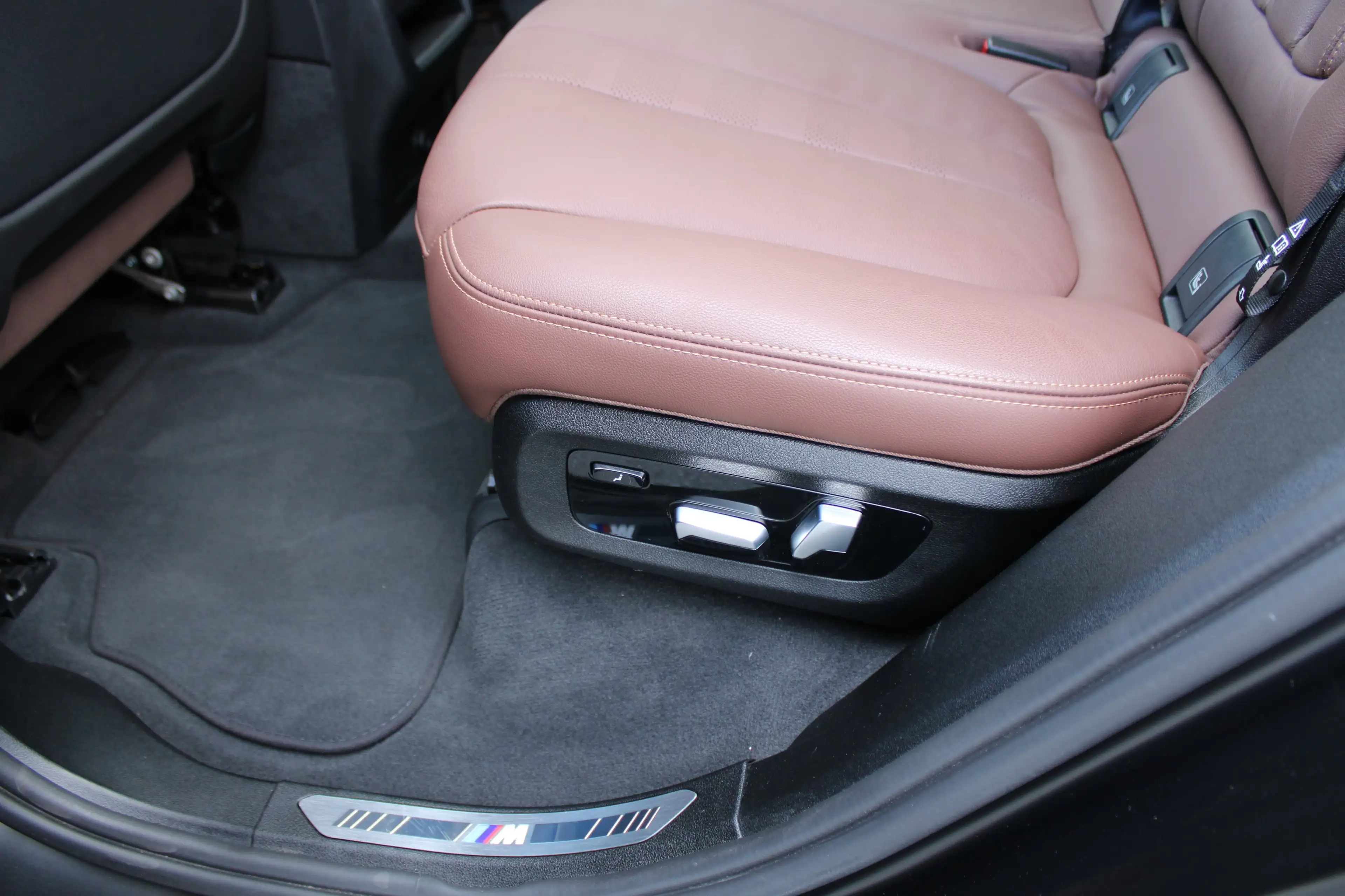 BMW X5 xDrive30d M Sportpaket Luftfederung AHK 7-Sitzer — photo 13