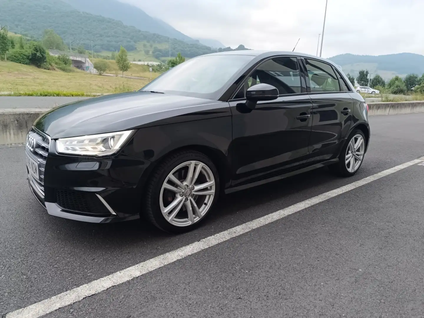 Audi S1 Sportback 2.0 TFSI quattro Zwart - 2