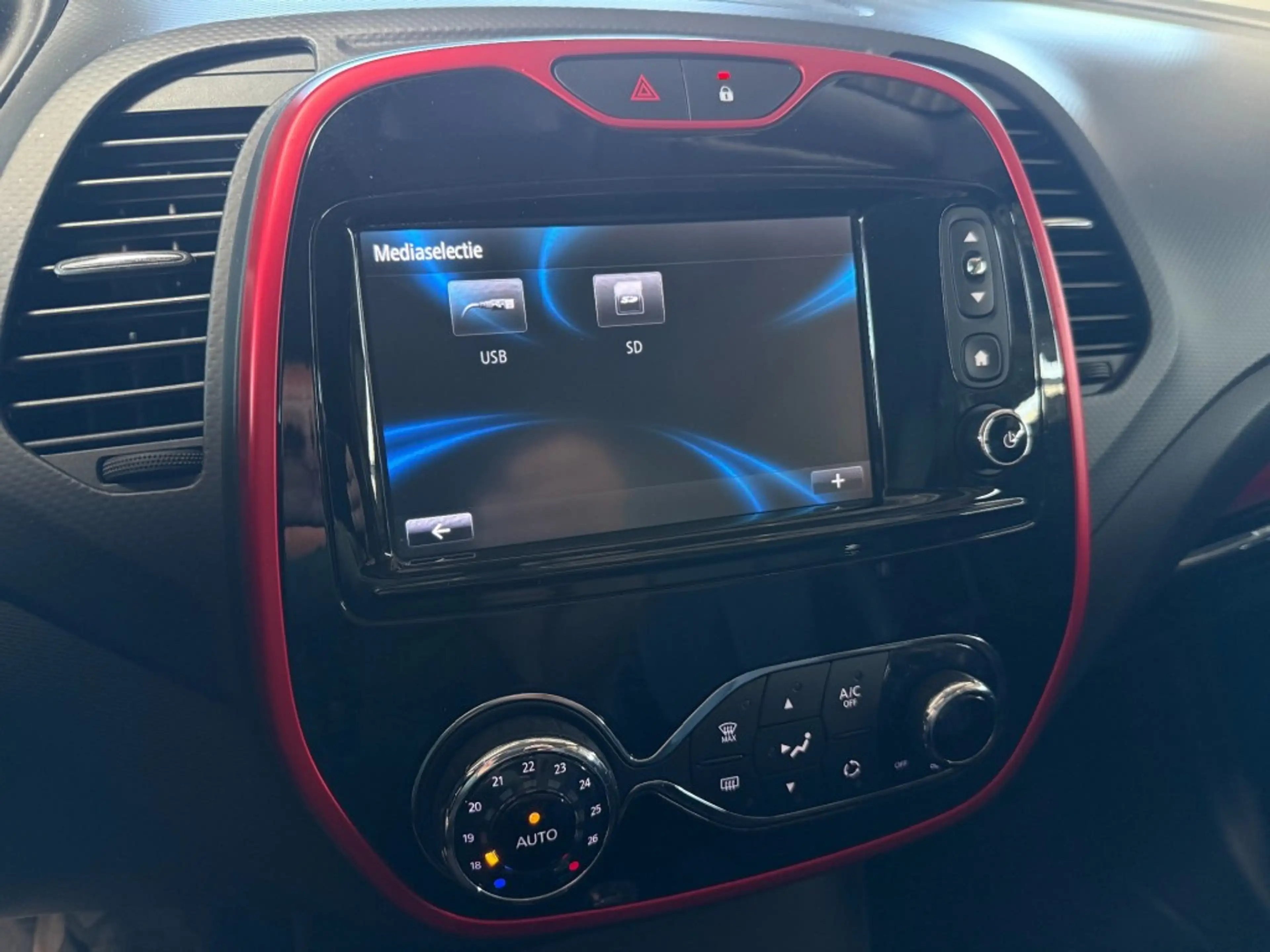 Renault Captur 1.2 TCe R-link GARANTIE Automaat Leder Trekhaak st — photo 7