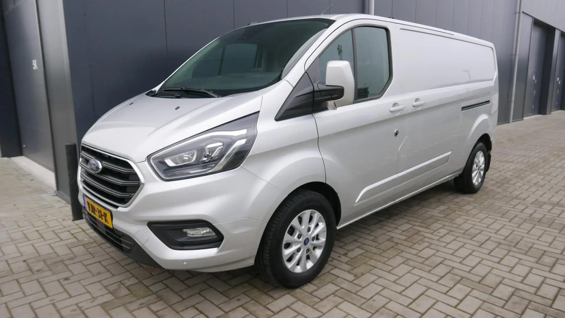 Ford Transit Custom 300 2.0 TDCI 170 PK L2H1 LIMITED AUT,NAVI,DUBBELE Gris - 2