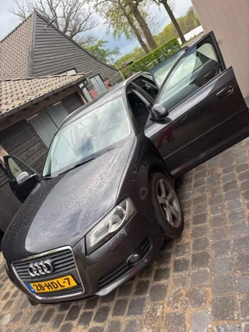 Audi A3 A3 1.8 TFSI Ambit. B.E. Grijs - 2