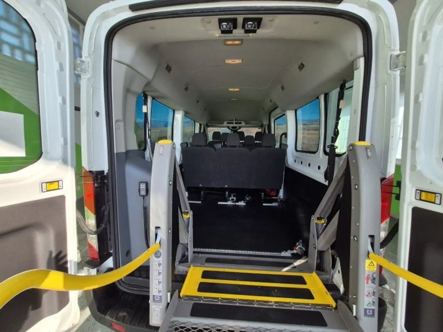 Ford Transit 2.0 TDCI 130 CV L3 H2 ADAPTADA A PMR Blanco - 2