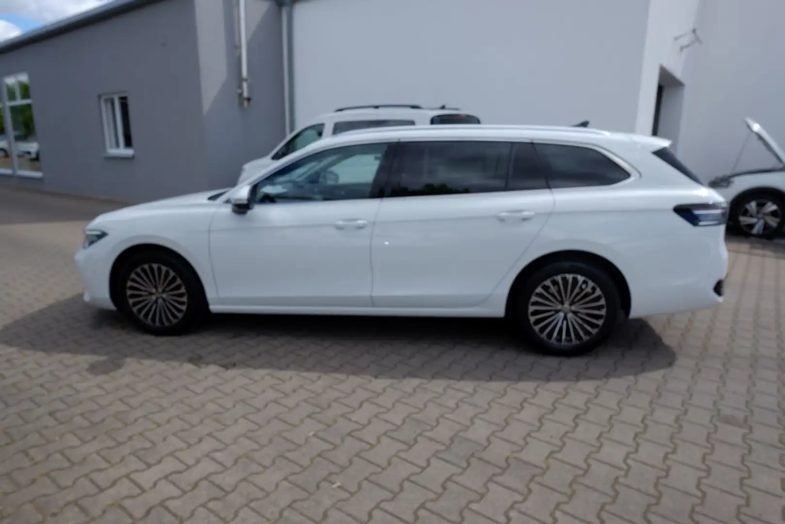 Volkswagen Passat Variant 2.0 TDI Eleg DSG ACC/Kam/Nav/iQ Blanco - 2