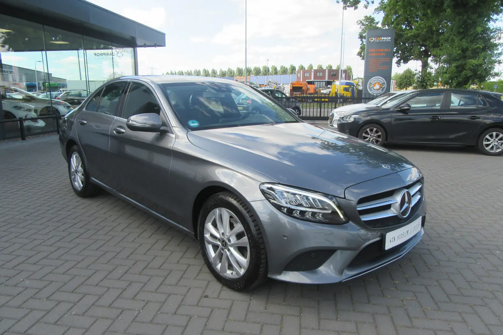 Mercedes-Benz C 180 Aut. Business Solution Avantgarde, Trekhaak Grijs - 2