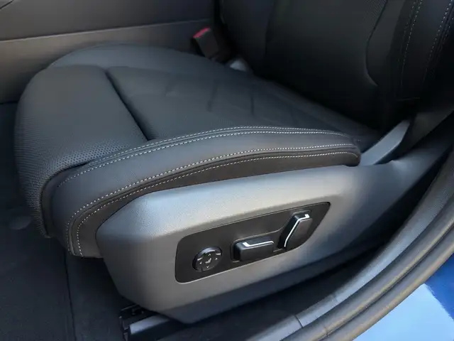 BMW 5 Series view 15
