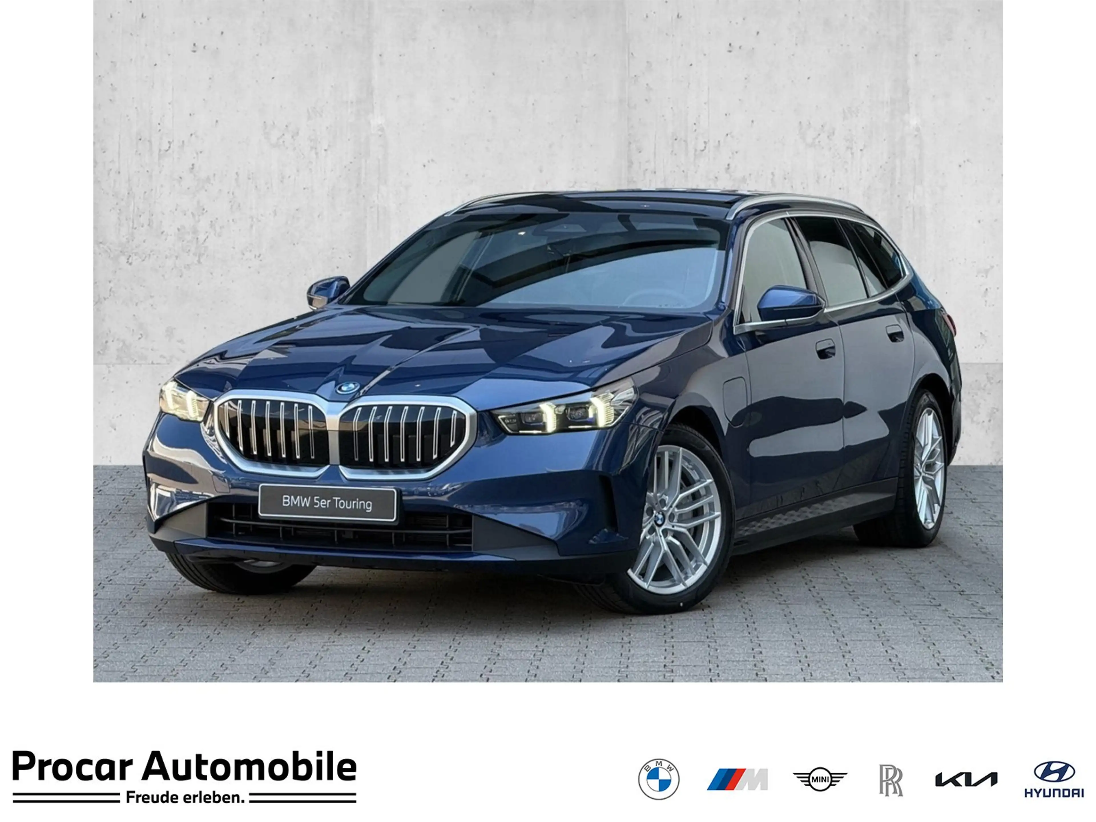 BMW 550 e xDrive PANO AHK RFK NAVI LED