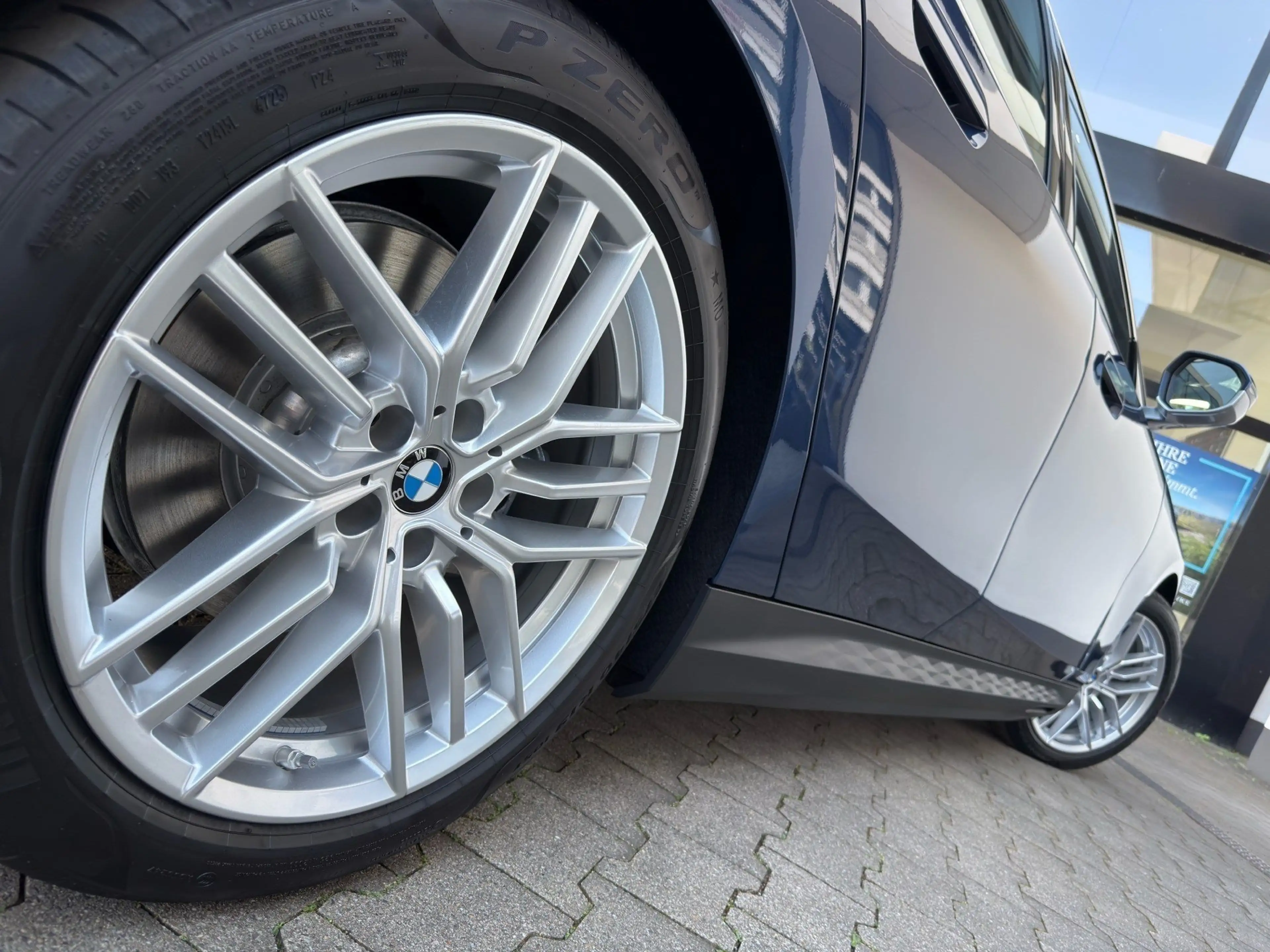 BMW 550 e xDrive PANO AHK RFK NAVI LED — photo 3