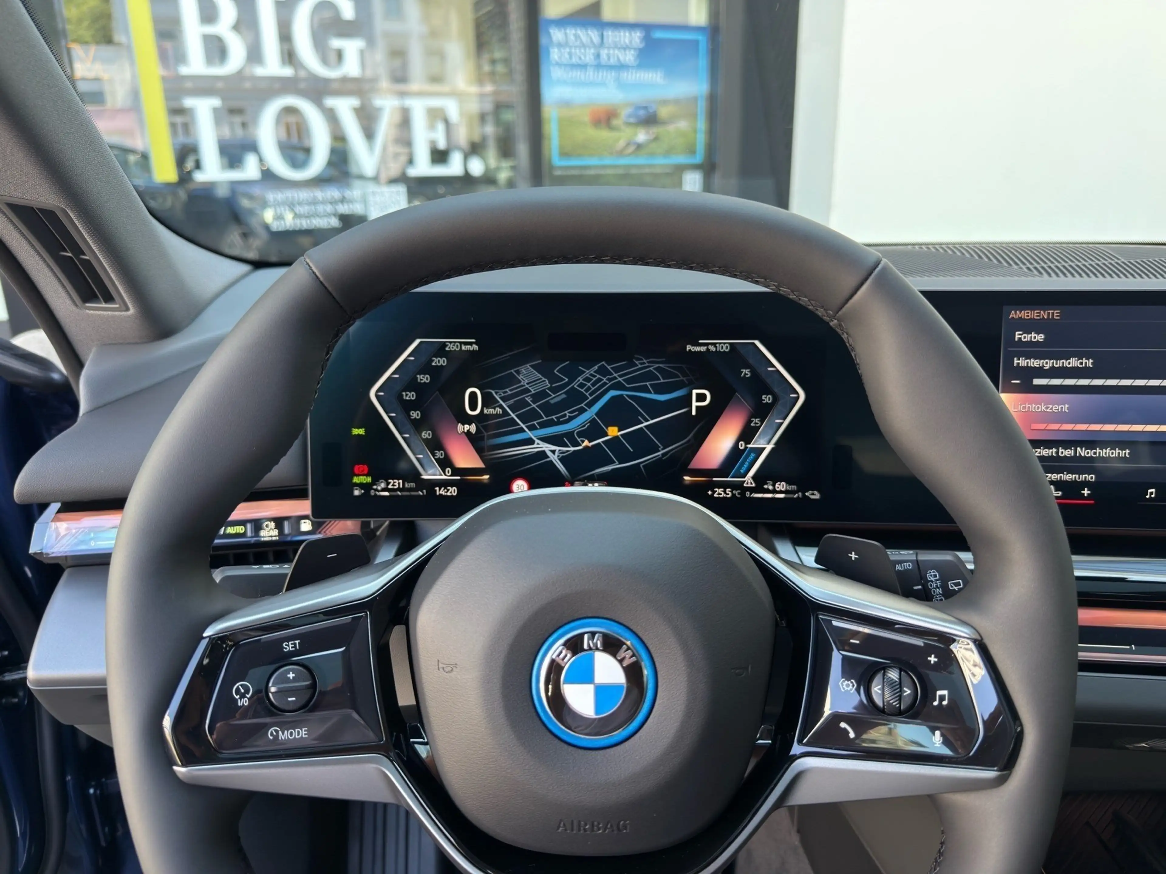 BMW 550 e xDrive PANO AHK RFK NAVI LED — photo 7