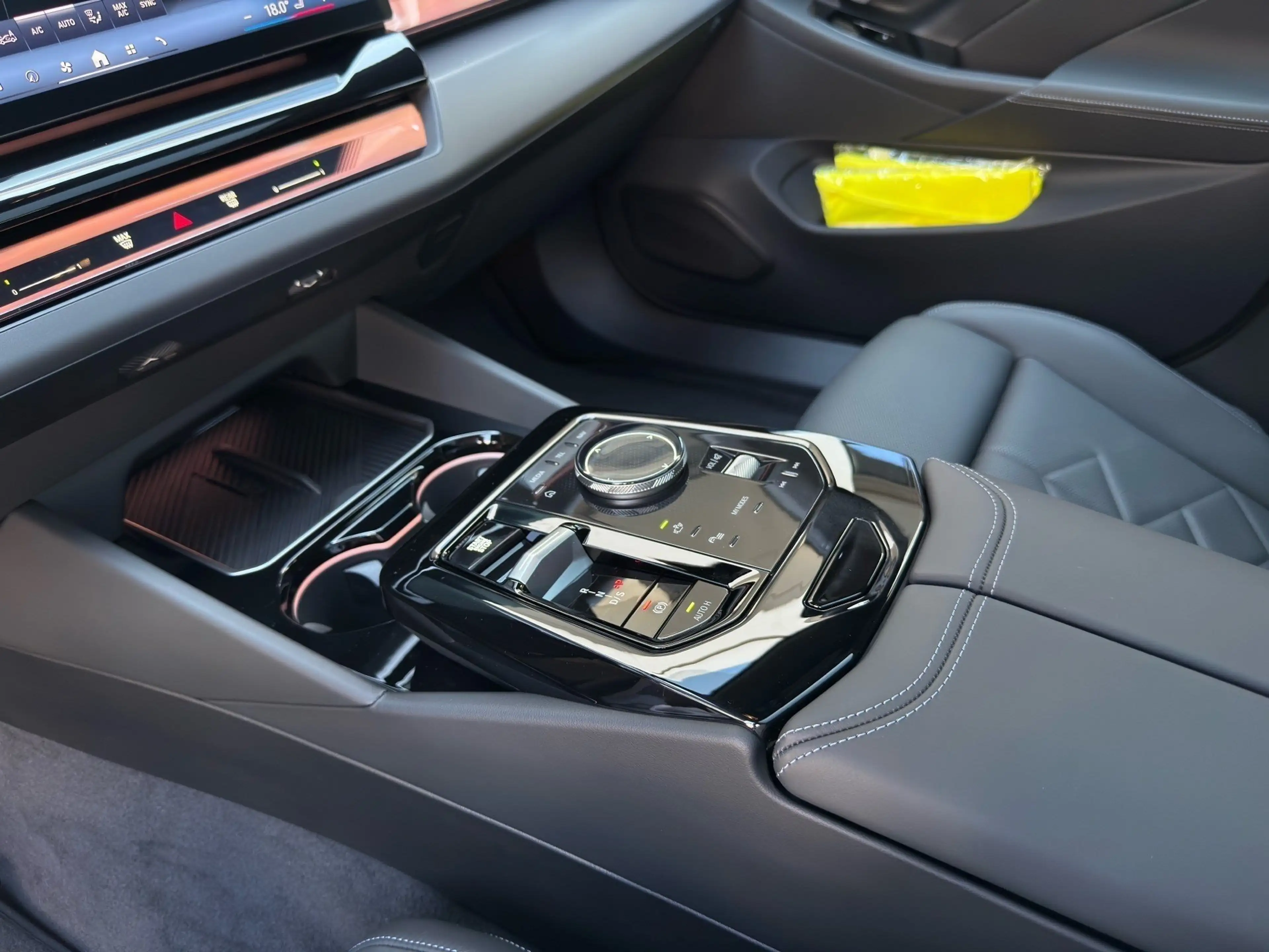 BMW 550 e xDrive PANO AHK RFK NAVI LED — photo 11