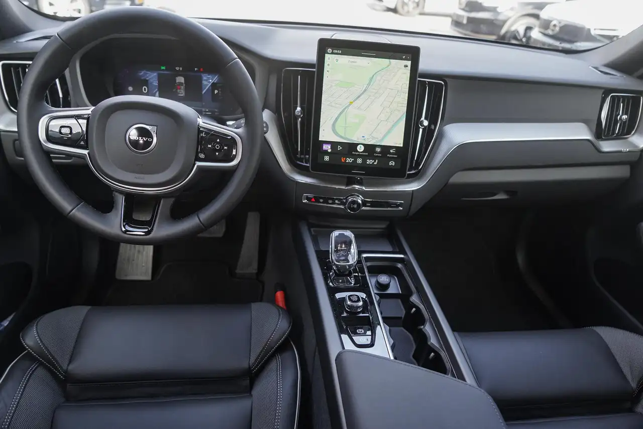 Volvo XC60 2026 — фото 12