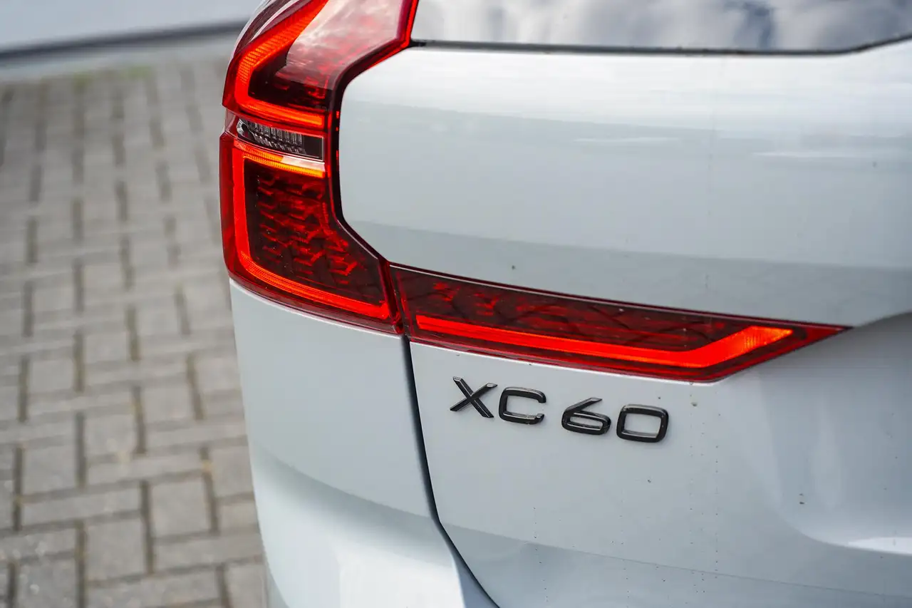 Volvo XC60 2026 — фото 8