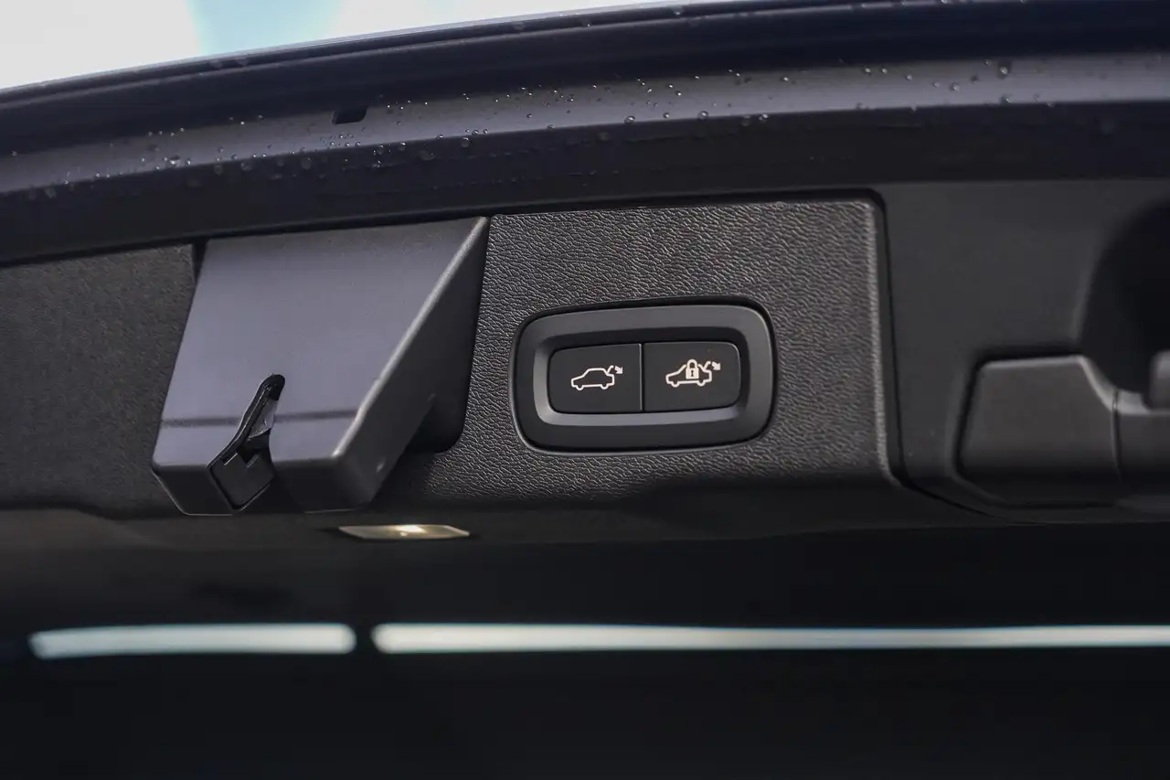 Volvo XC60 2026 — фото 10