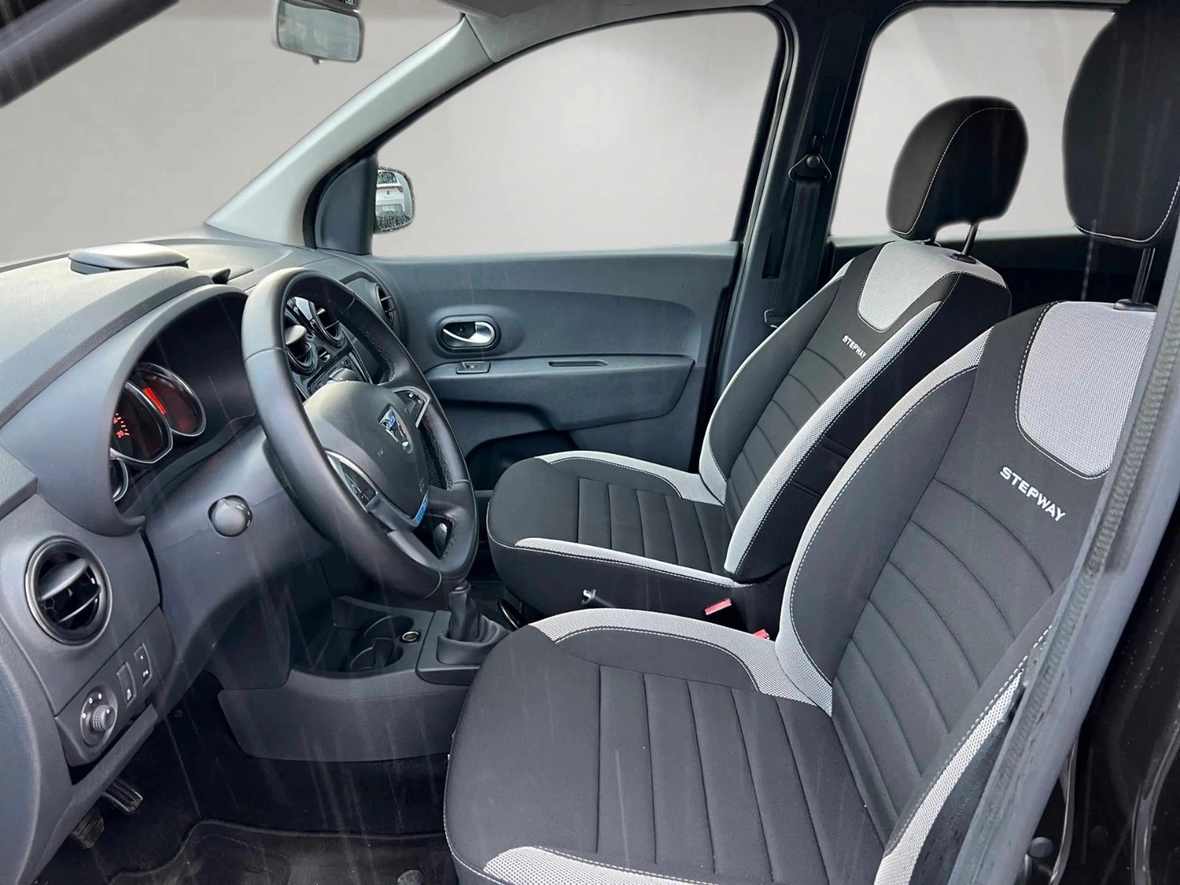 Dacia Lodgy Stepway Selection — photo 13