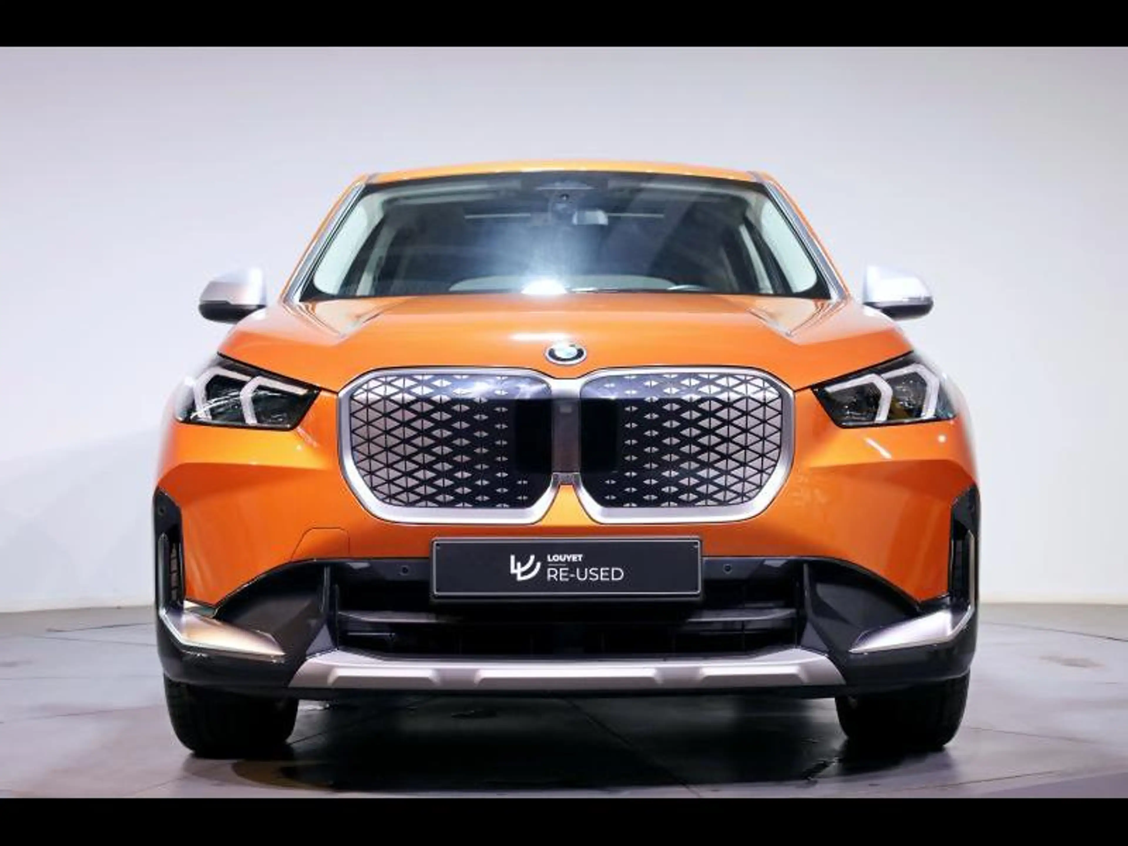 BMW iX1 eDrive20 — photo 2