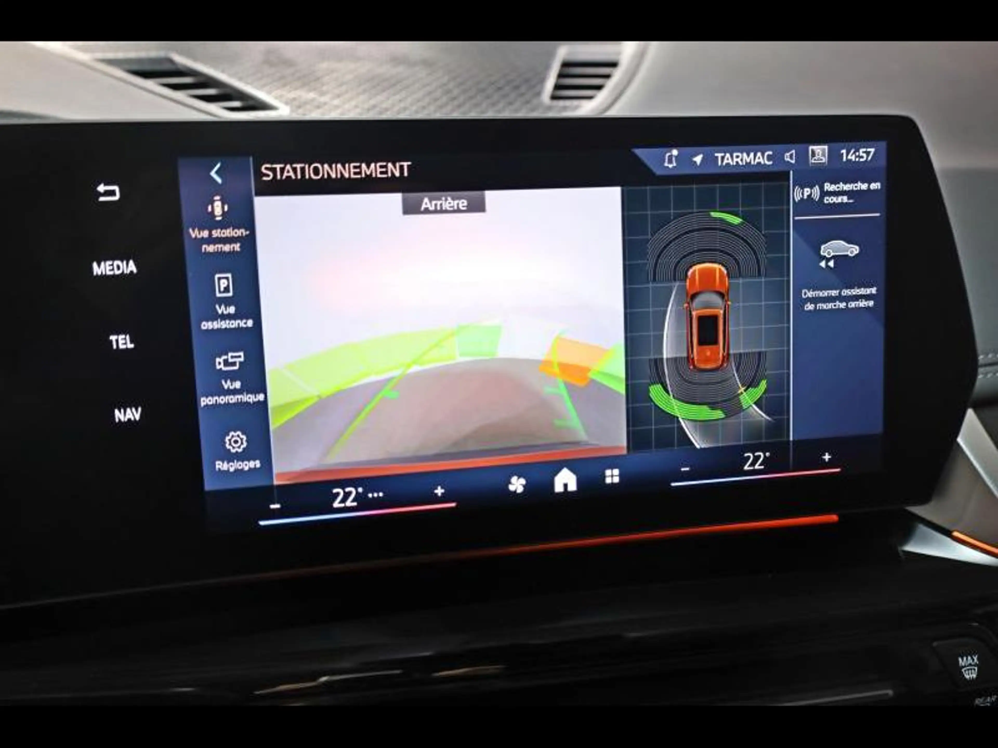BMW iX1 eDrive20 — photo 15