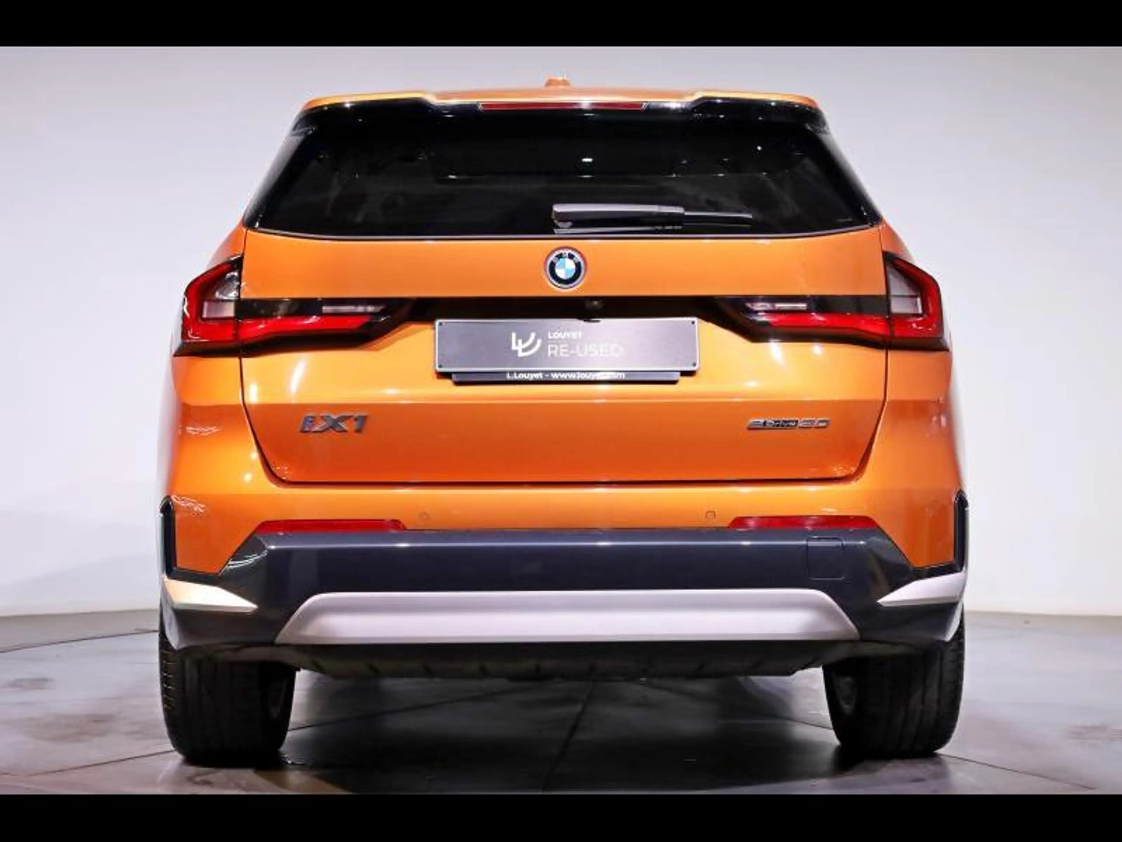 BMW iX1 eDrive20 — photo 4
