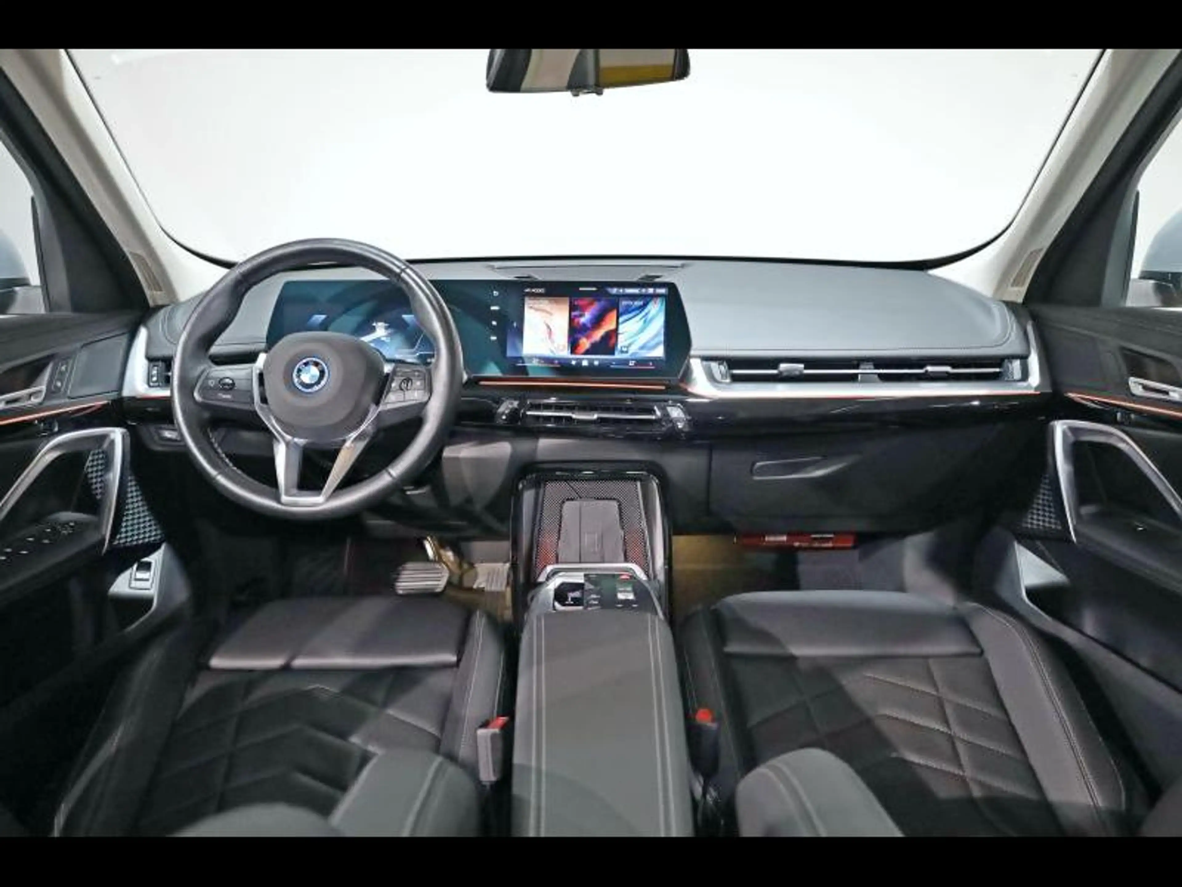 BMW iX1 eDrive20 — photo 7
