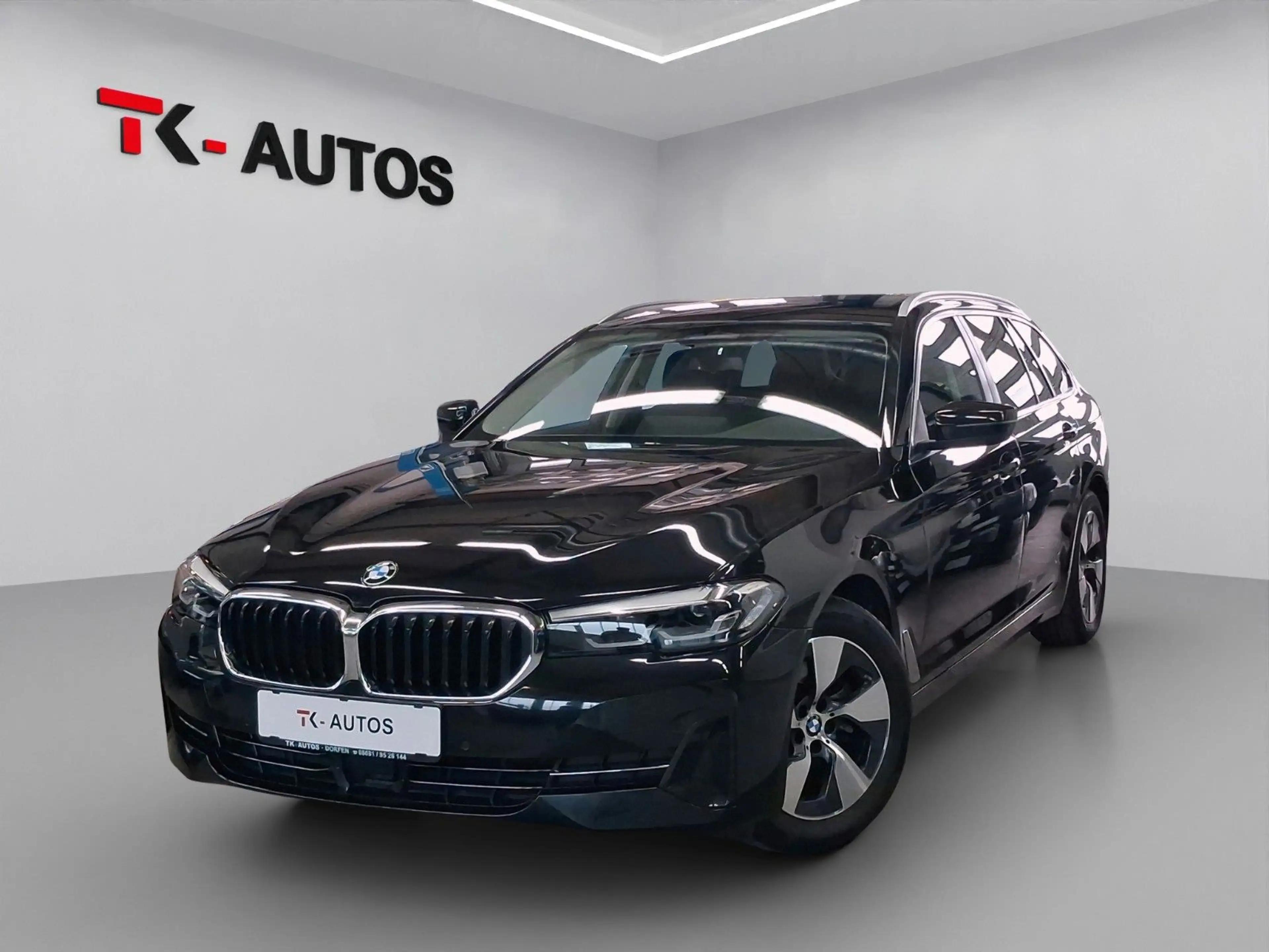 BMW 520 d Touring Aut.,Navi,Leder,LED,ACC,AHK,S-Heft
