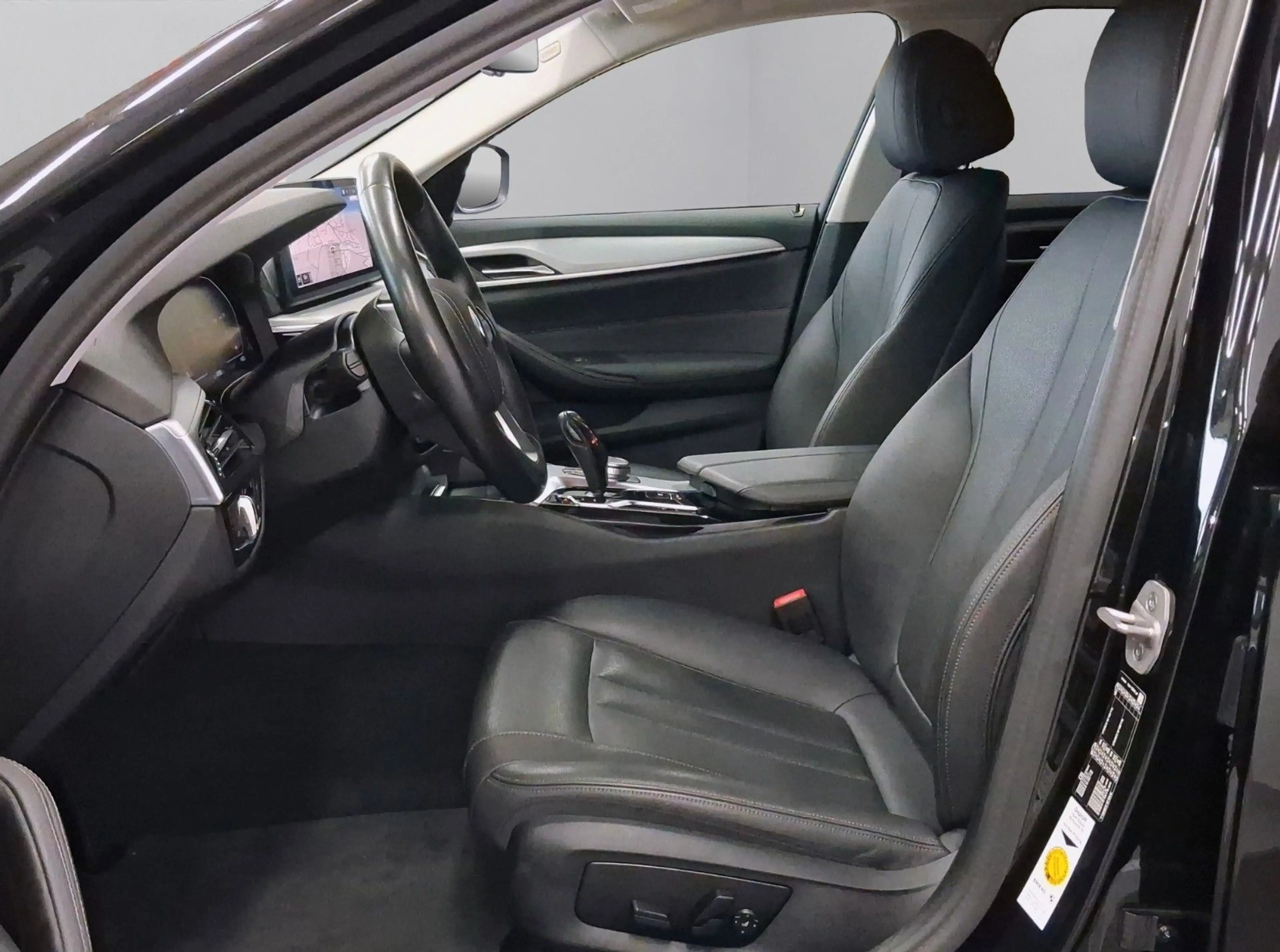 BMW 520 d Touring Aut.,Navi,Leder,LED,ACC,AHK,S-Heft — photo 7