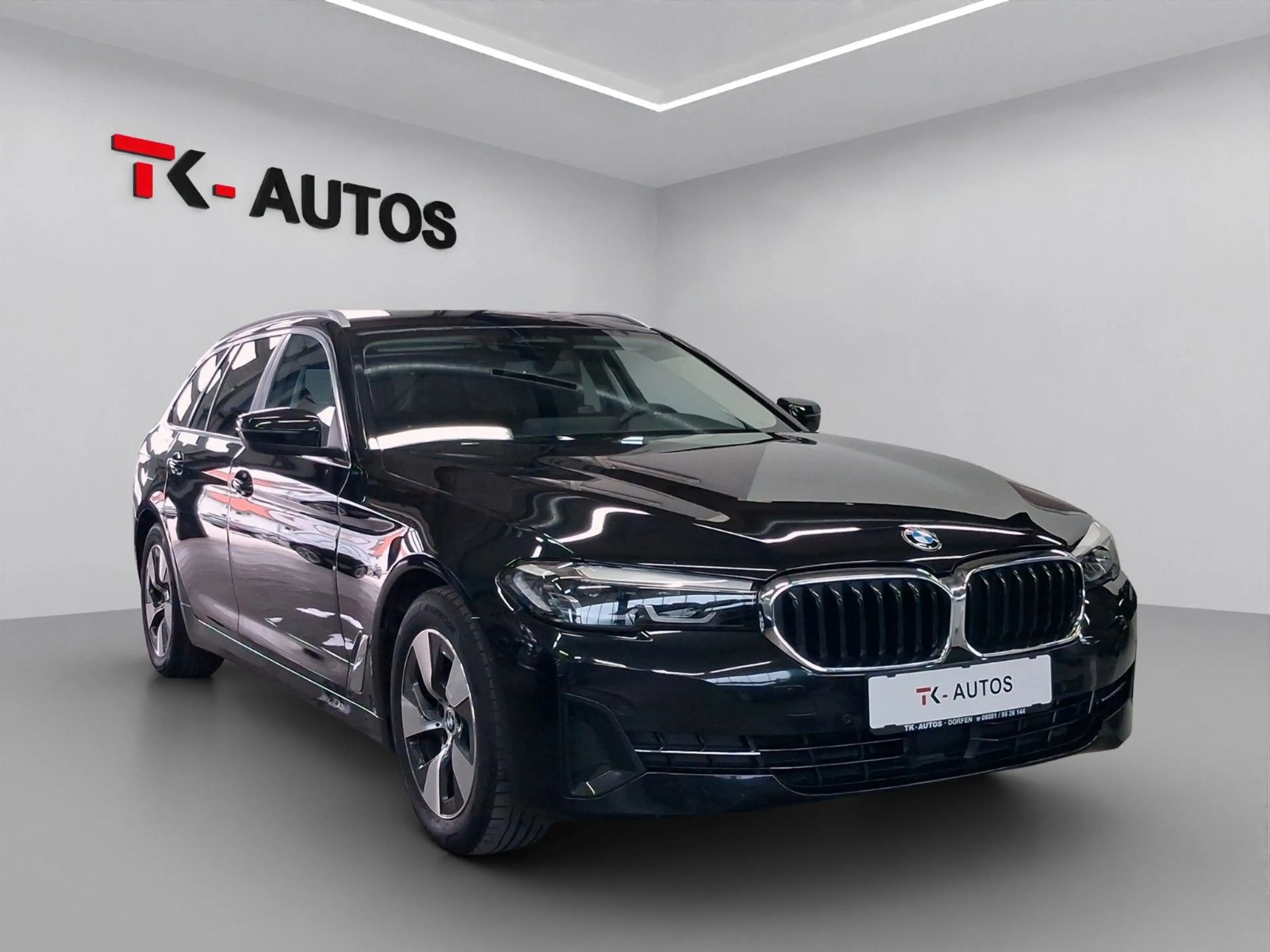 BMW 520 d Touring Aut.,Navi,Leder,LED,ACC,AHK,S-Heft — photo 3