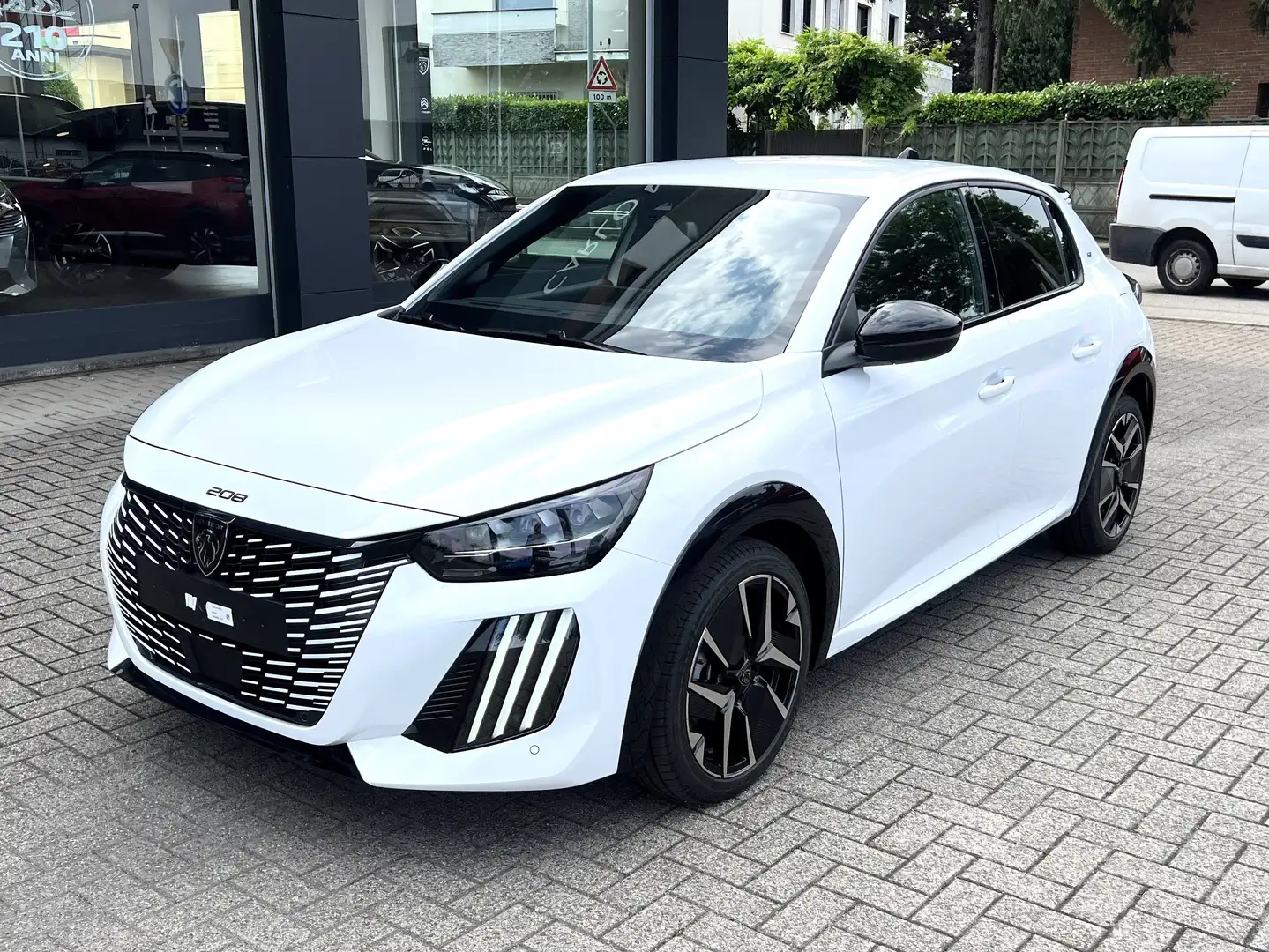 Peugeot 208 1.2 Hybrid GT 100cv e-dcs 6 **KM0** Blanc - 1