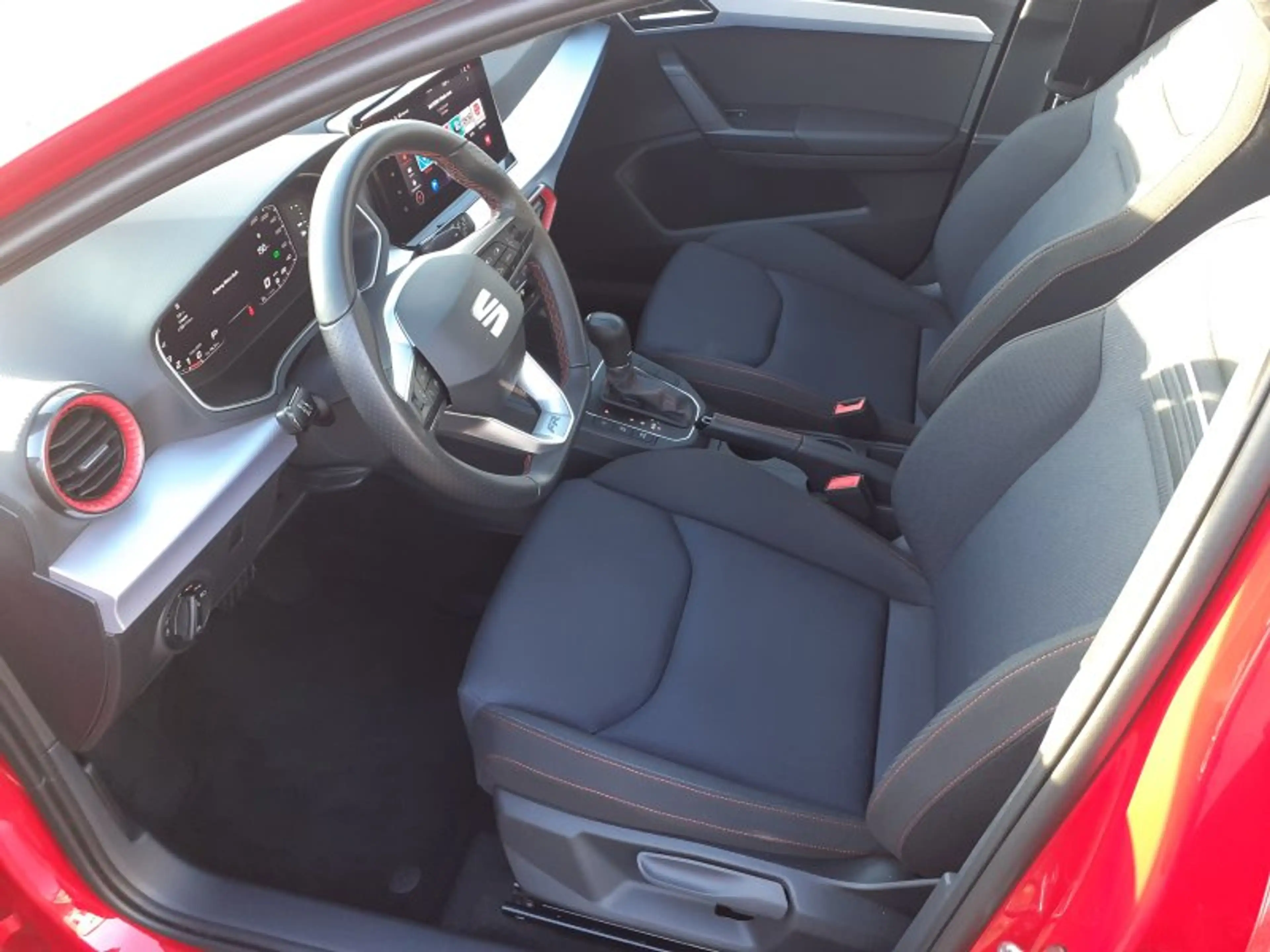 SEAT Ibiza 1.0 TSI FR Navi DAB — photo 6