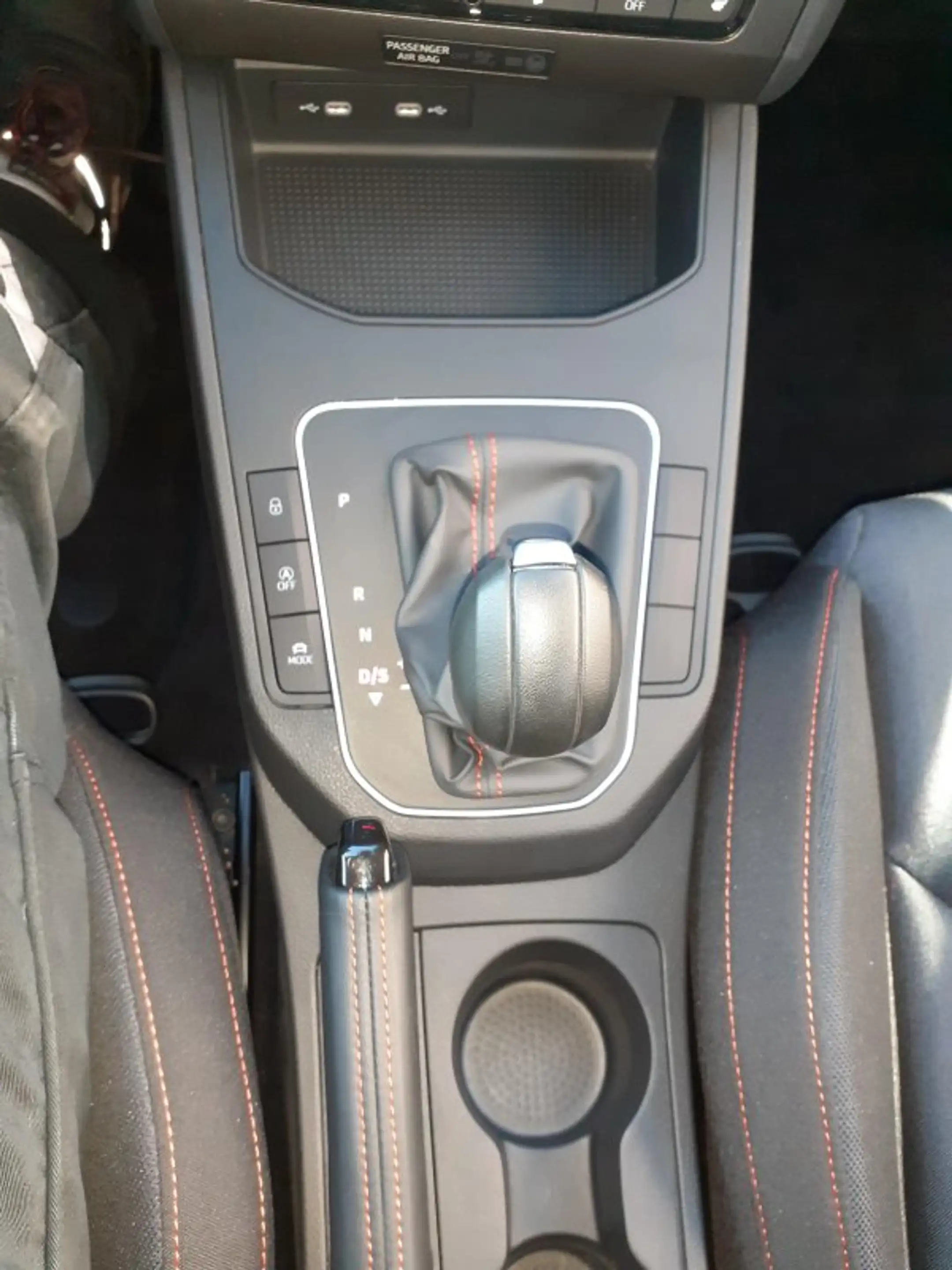 SEAT Ibiza 1.0 TSI FR Navi DAB — photo 13