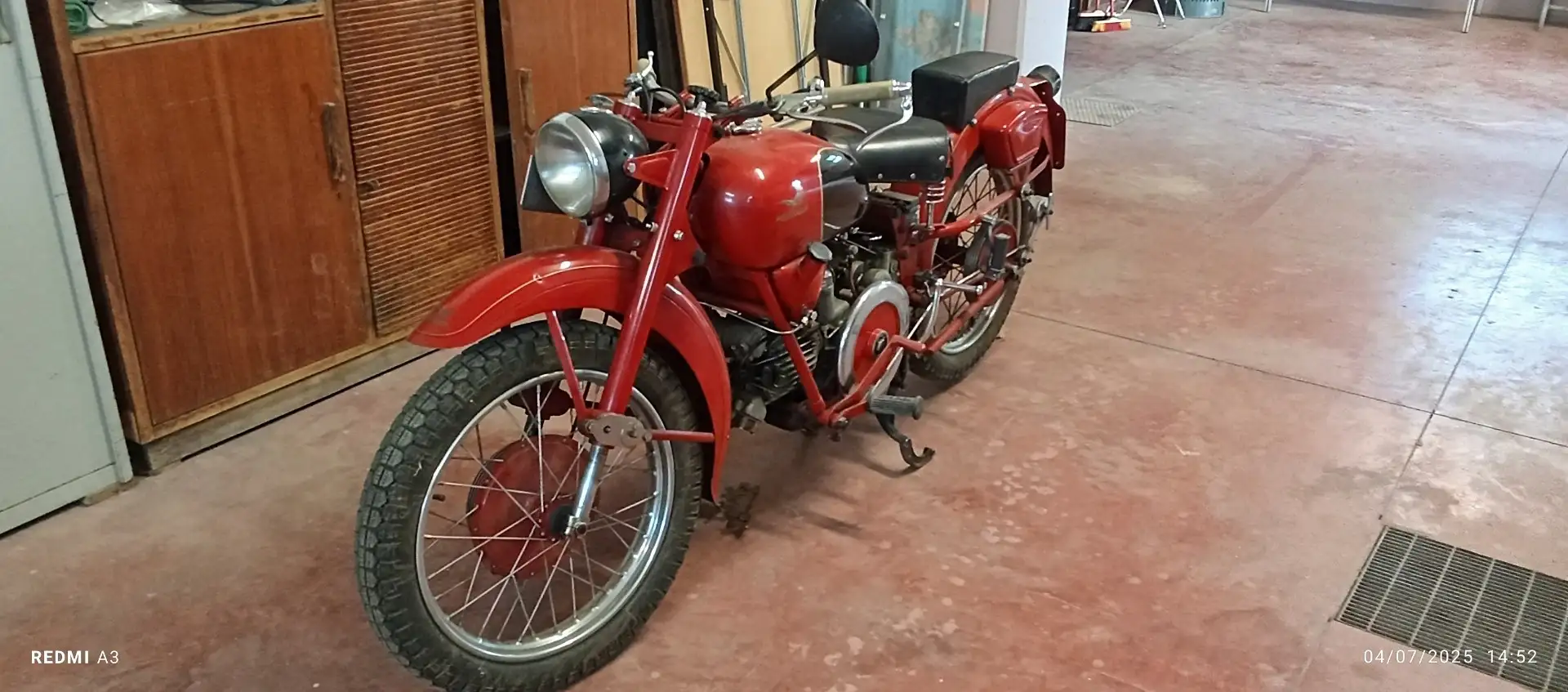 Moto Guzzi Falcone Rouge - 1