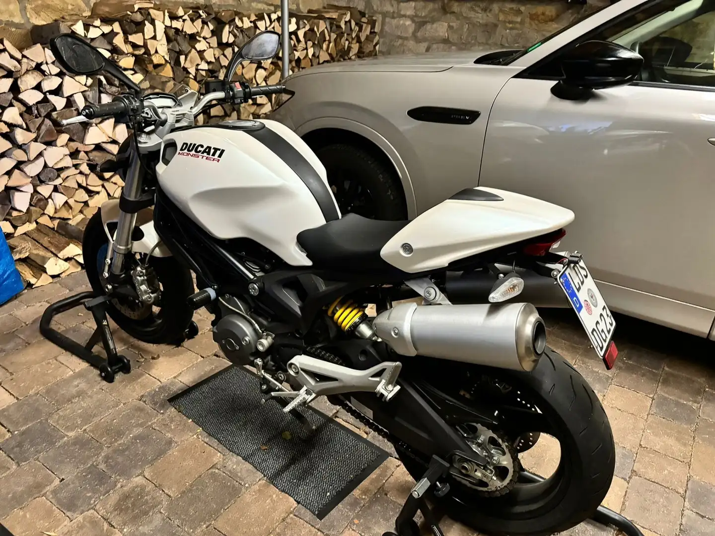 Ducati Monster 696 Alb - 1