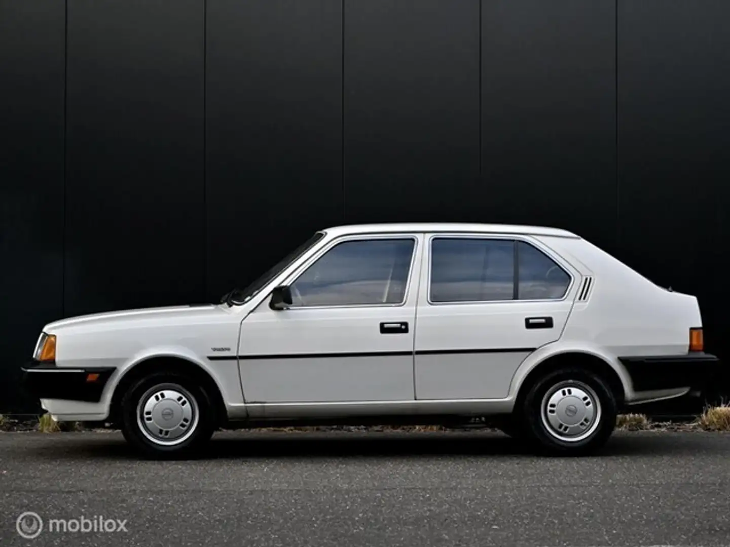Volvo 340 1.4 DL | N.L auto | 68.000km! | NAP Weiß - 2