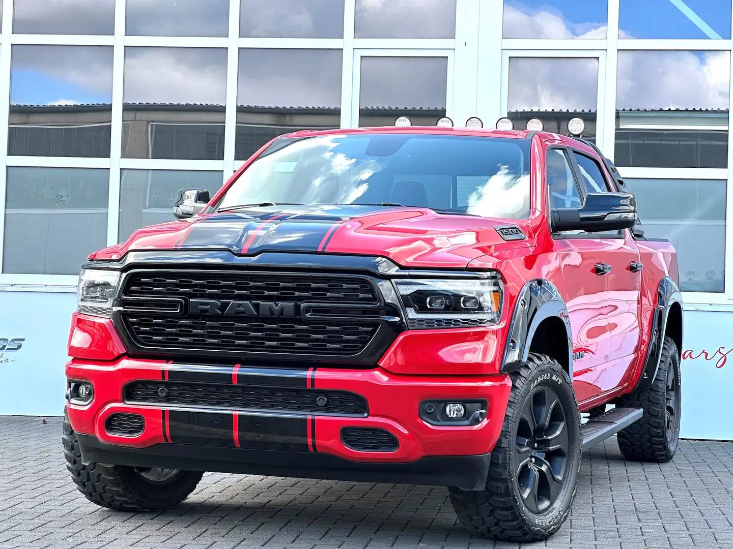 Dodge RAM 1500 Offroad 5,7L 4x4 12´´-Displ. Prins LED Rot - 2