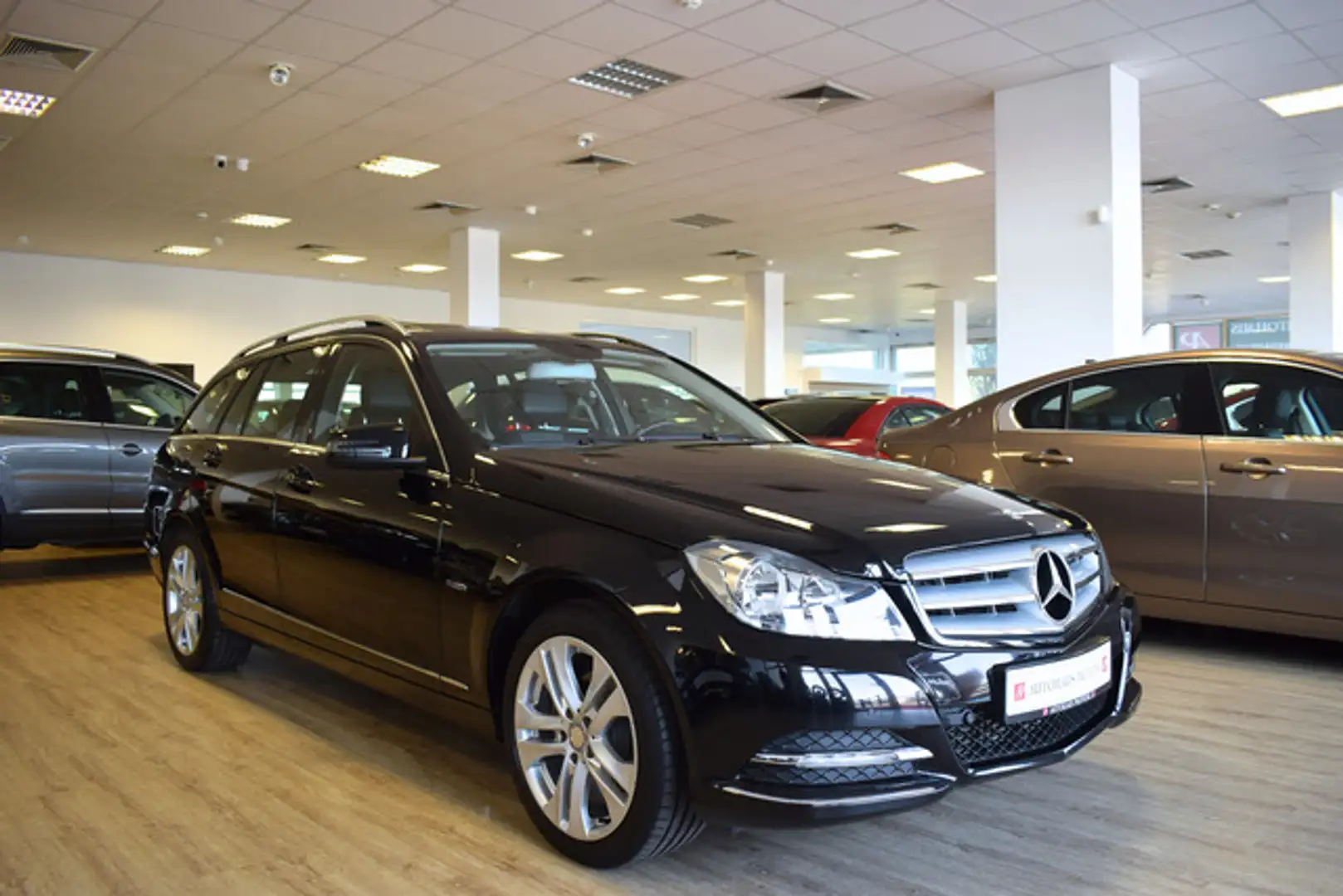 Mercedes-Benz C 180 T CGI BE NAVI/2.BESITZ/MTL.RATE 138,- Nero - 2