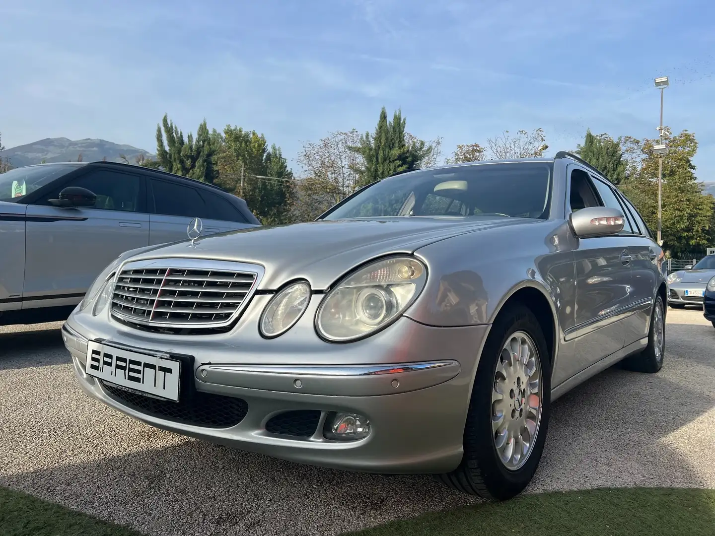 Mercedes-Benz E 200 E 200 1.8 GPL Silber - 1