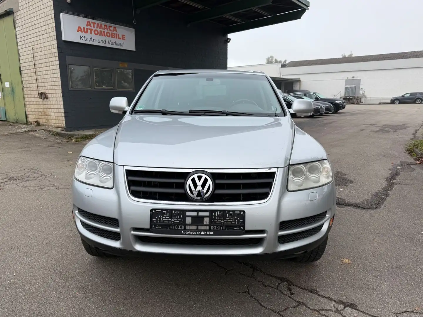 Volkswagen Touareg 3.2 V6 AHK Leder Silber - 2
