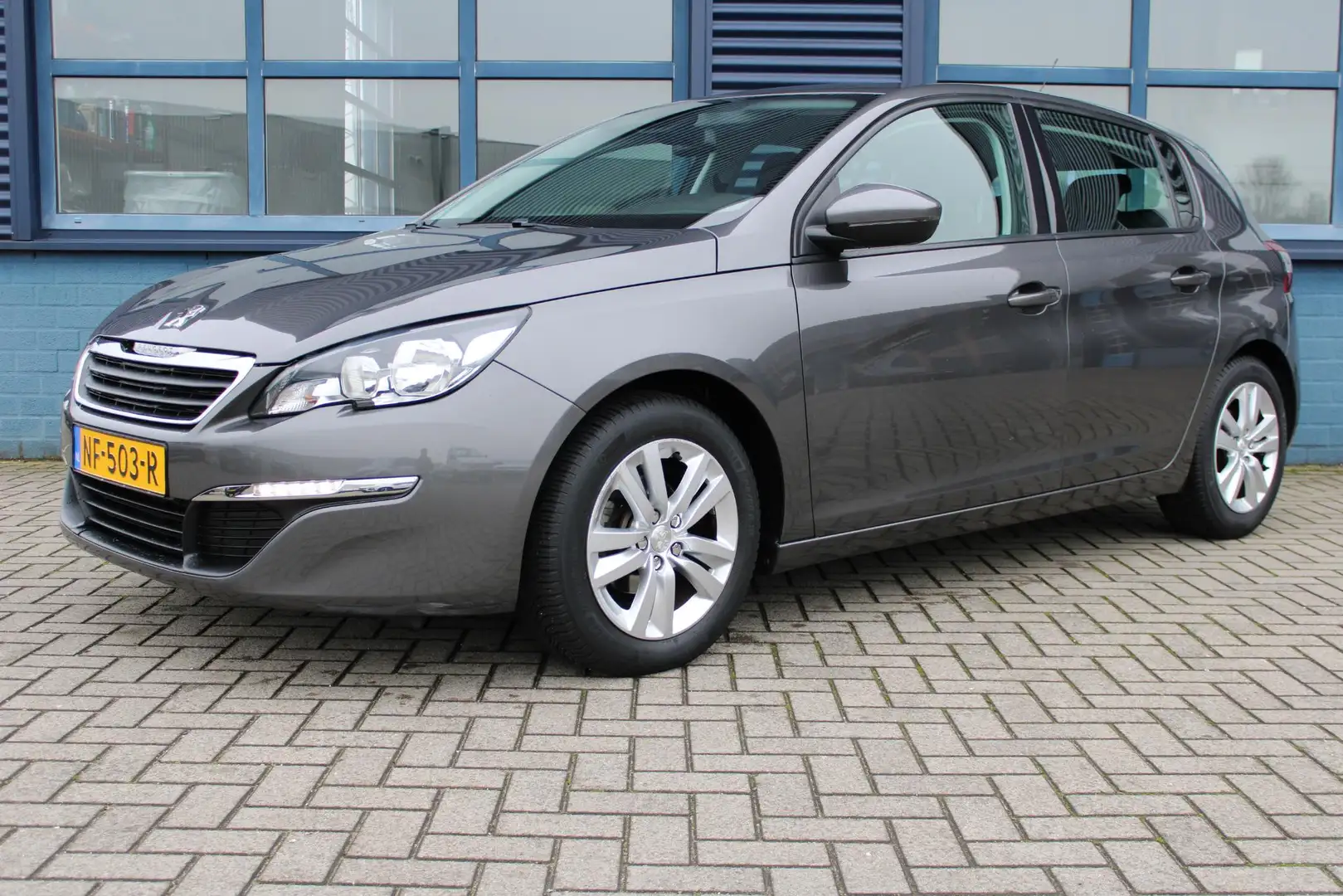 Peugeot 308 1.2 PureTech Active Grijs - 1