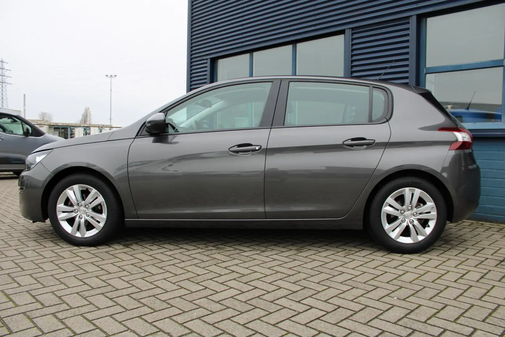 Peugeot 308 1.2 PureTech Active Grijs - 2