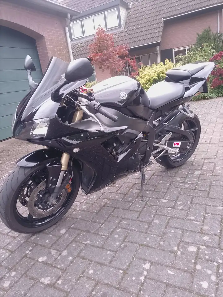 Yamaha YZF-R1