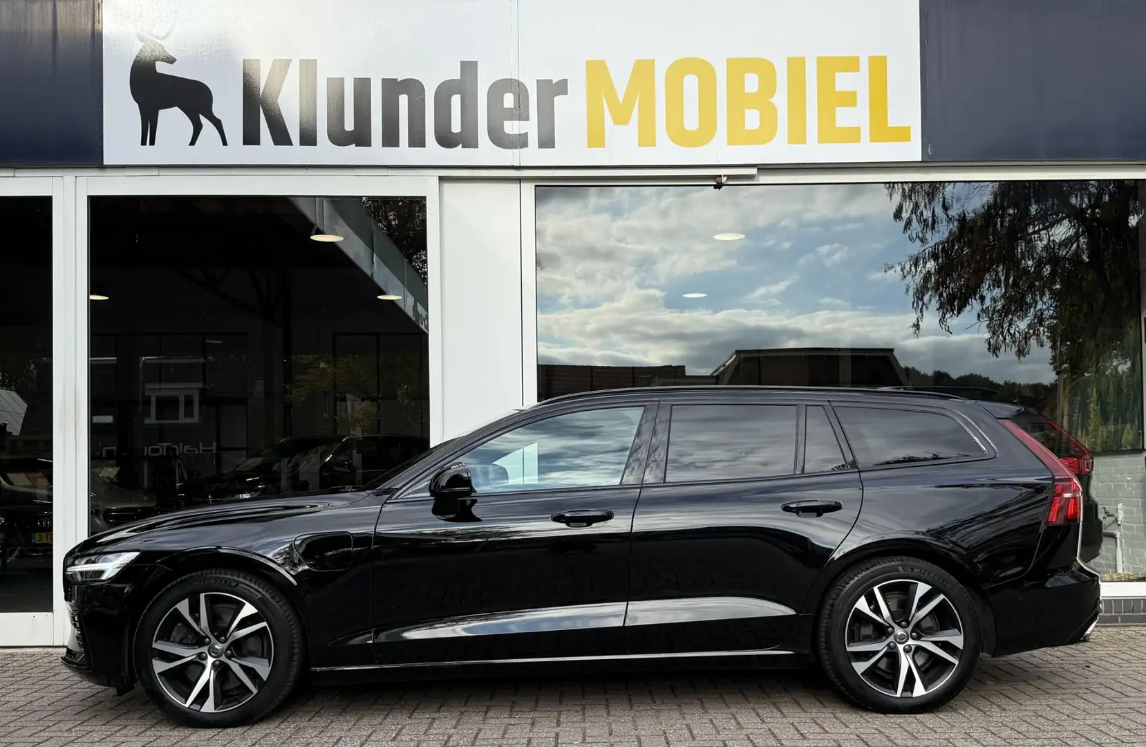 Volvo V60 2.0 T6 Recharge AWD R-Design |360°Camera|HarmanKar Noir - 2