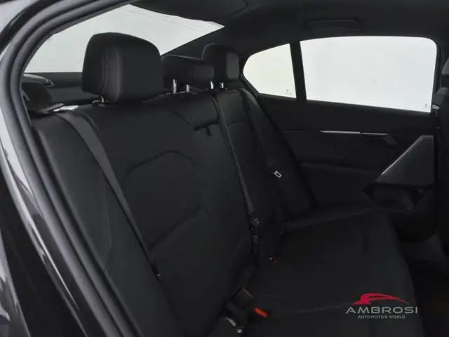 BMW 5 Series view 11