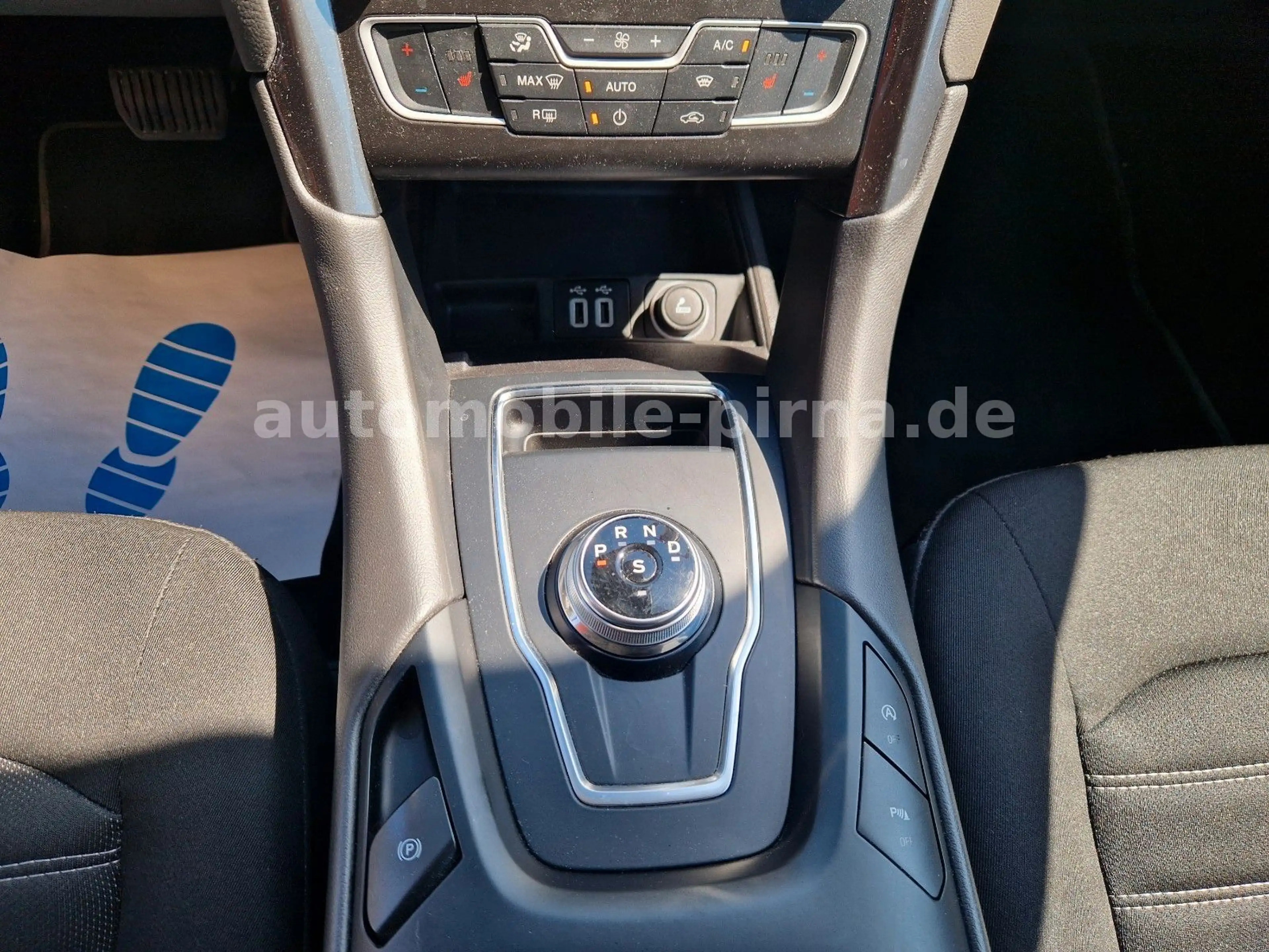 Ford Mondeo Turnier 2.0EcoBlue AUTOMATIK+NAVI/CAM/LED — photo 13