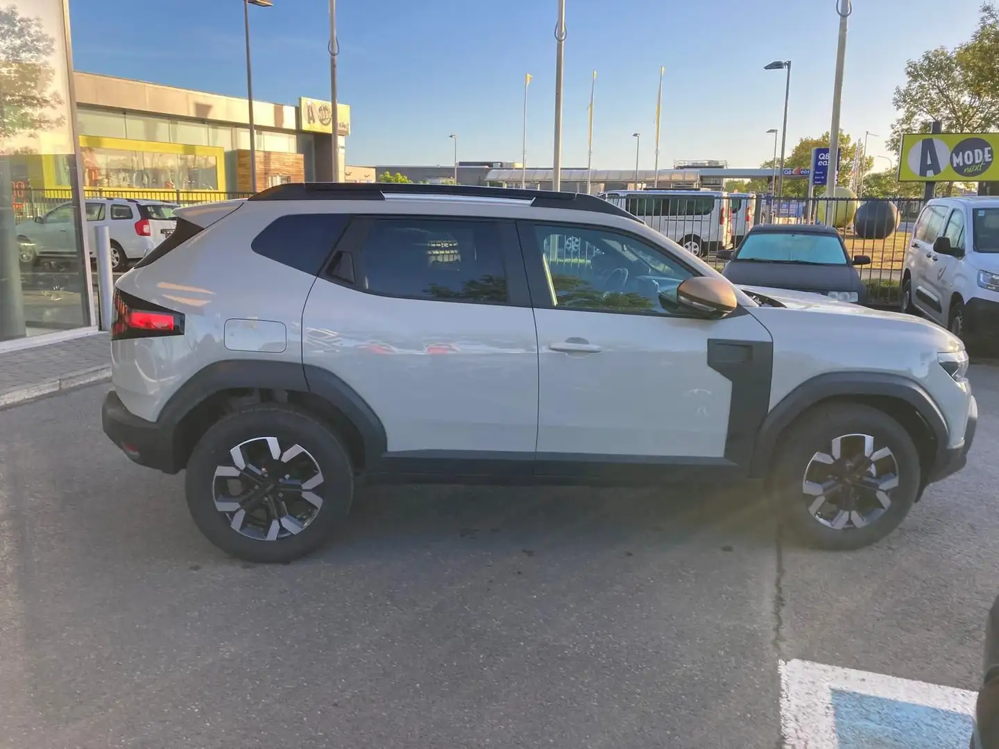 Dacia Duster Extreme ECO-G 100 Grau - 2
