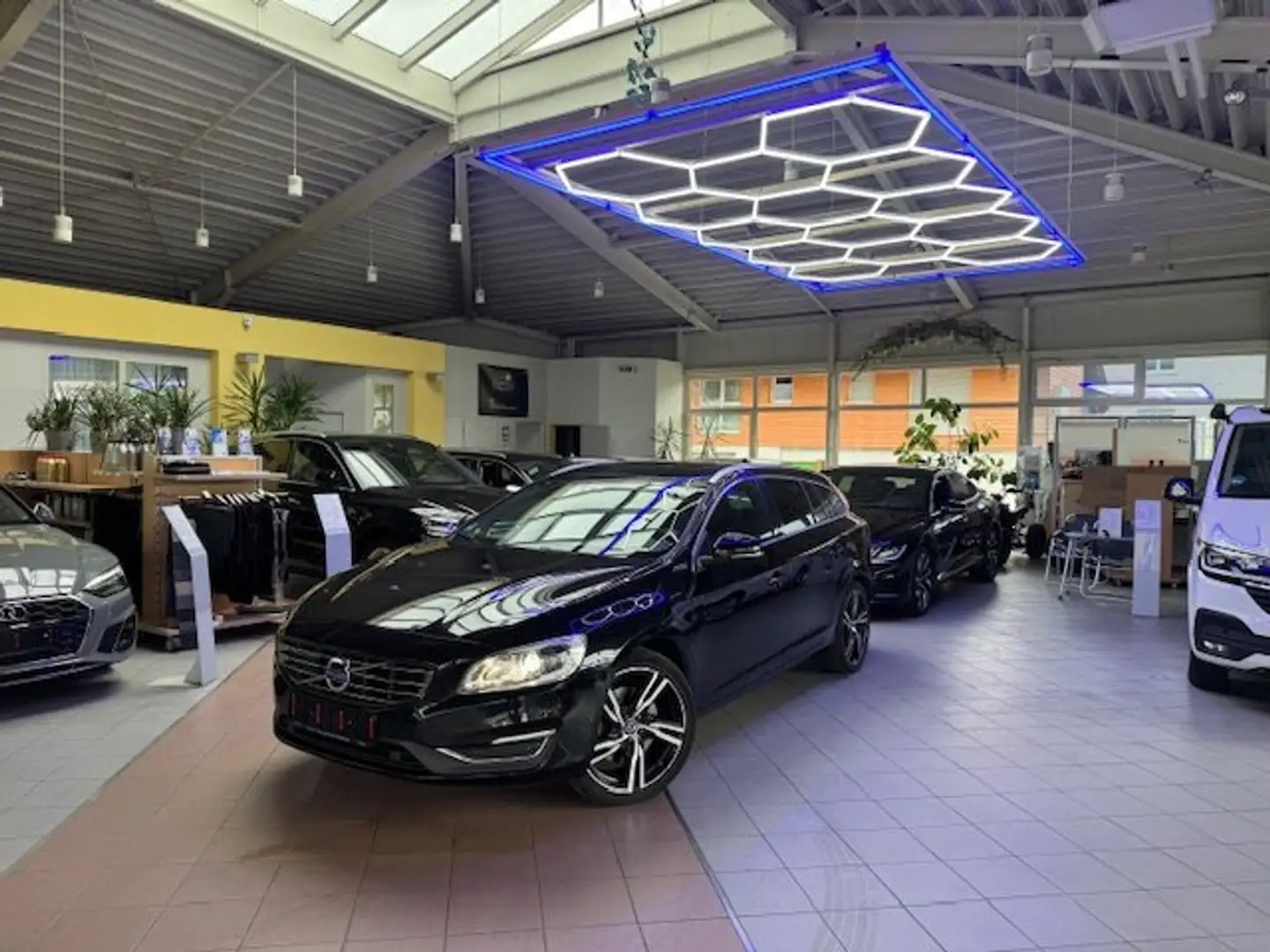 Volvo V60 Summum AWD Negro - 2