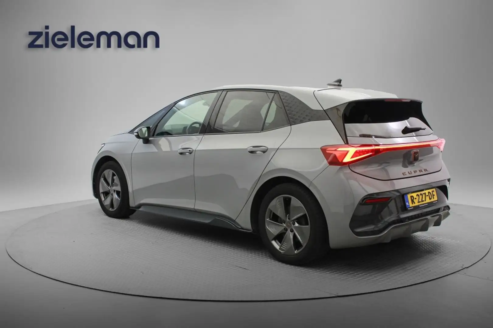 CUPRA Born Business 62 kWh - Carplay, Camera, Stoel/Stuur ver Grijs - 2