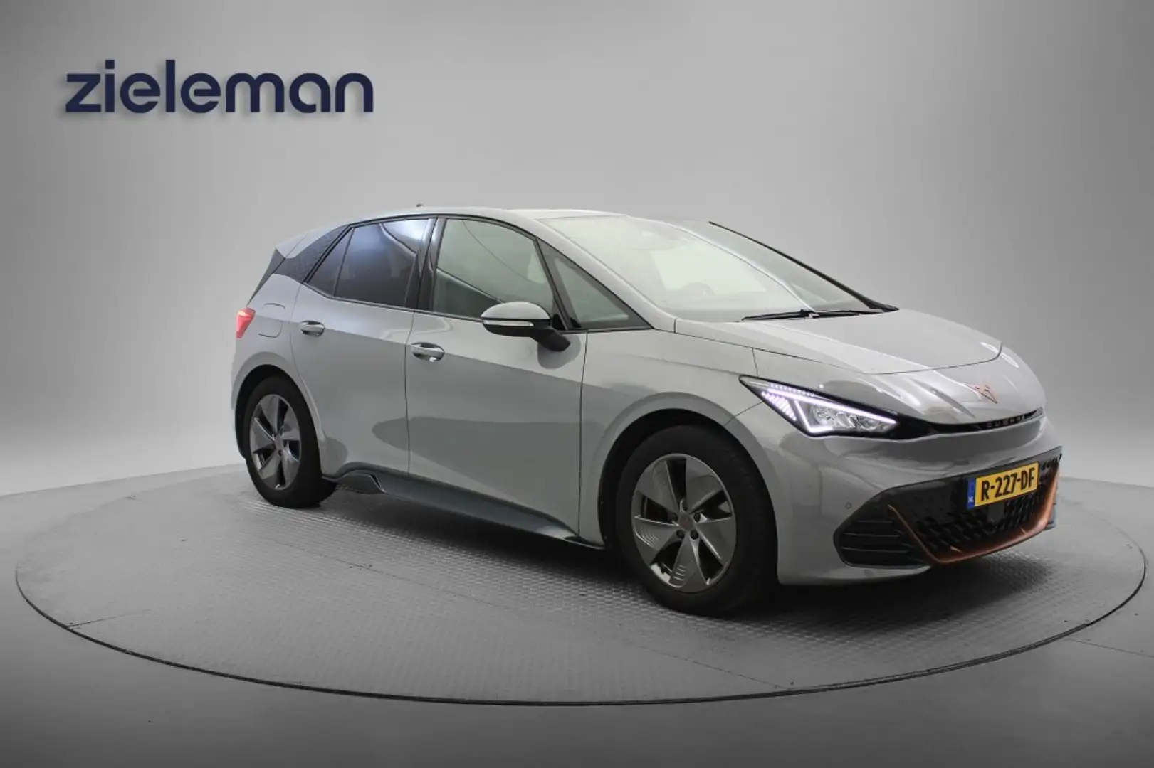 CUPRA Born Business 62 kWh - Carplay, Camera, Stoel/Stuur ver Grijs - 1